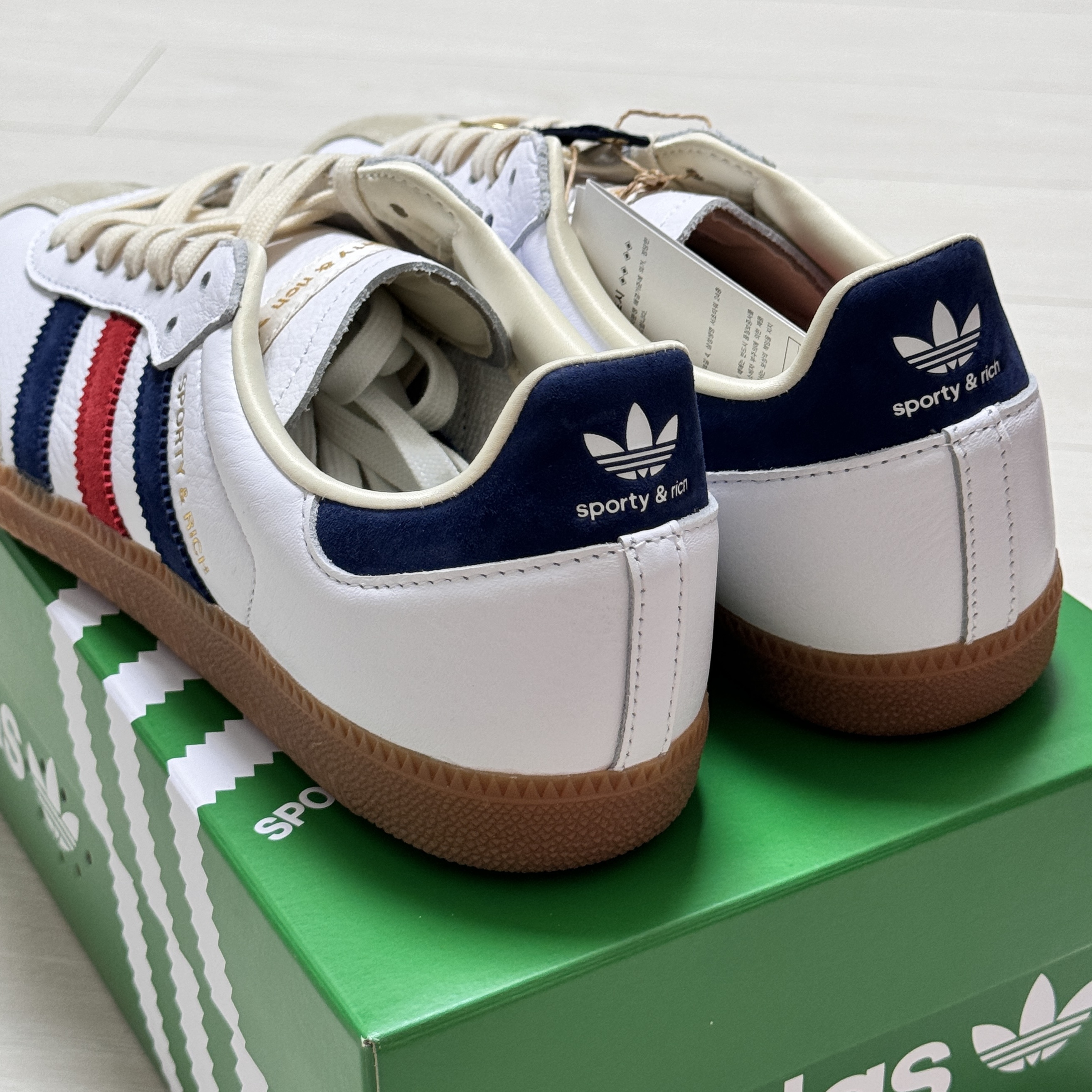 Adidas x Sporty & Rich Samba OG Cloud White Night Indigo 착용 스타일 - 2