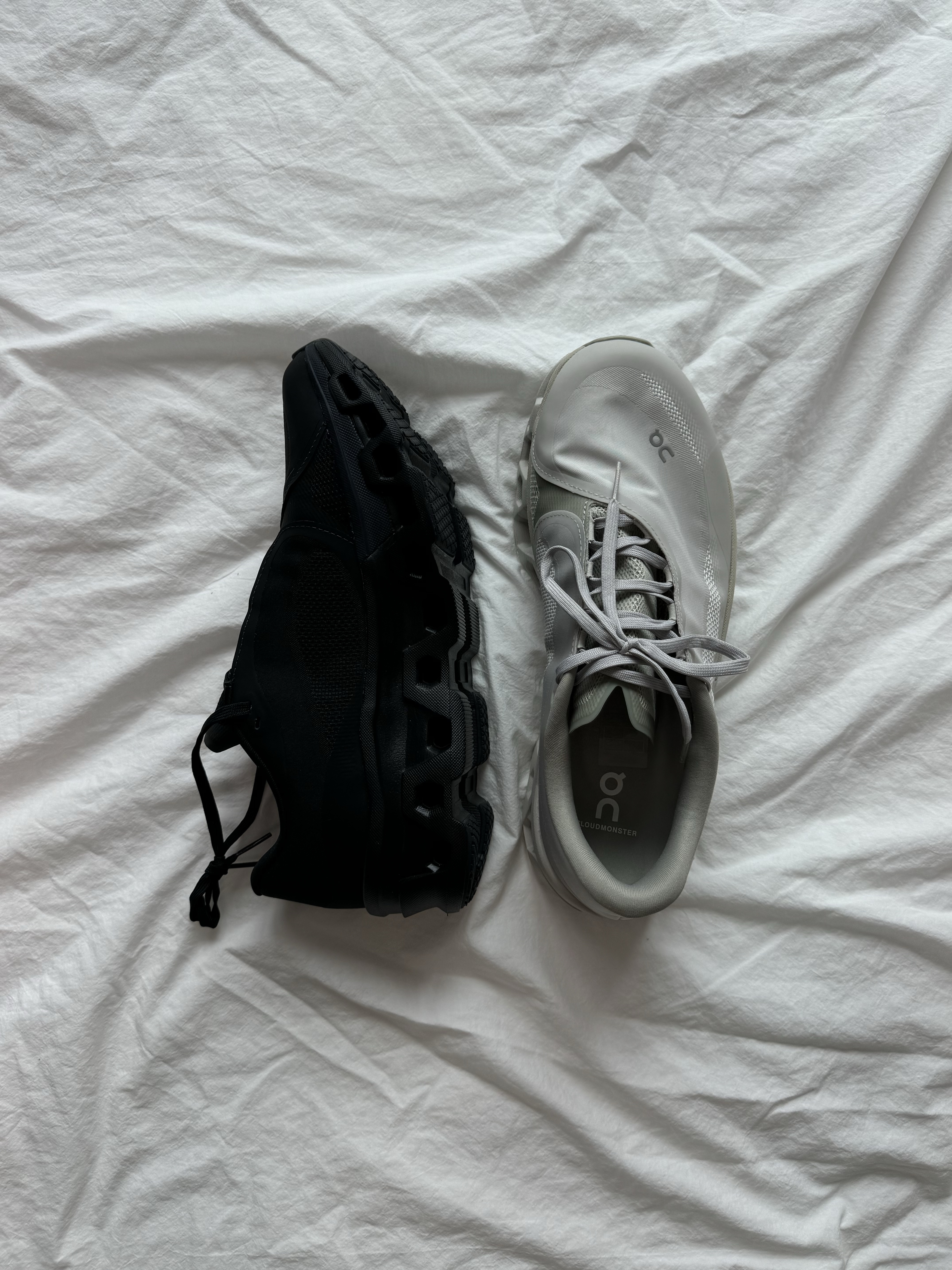 (W) On Running x Post Archive Faction (Paf) Cloudmonster 2 Black Magnet, On Running x Post Archive Faction (Paf) Cloudmonster 2 Moondust Chalk 착용 스타일 - 2