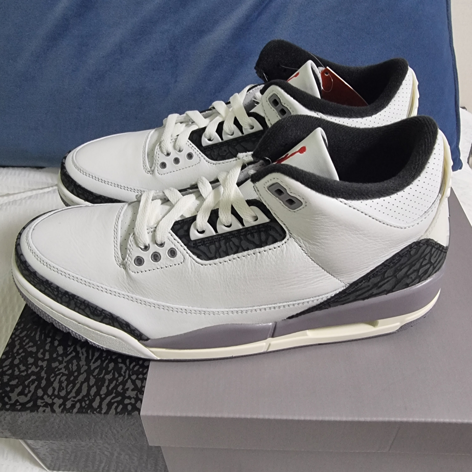 Jordan 3 Retro Cement Grey 착용 스타일 - 2