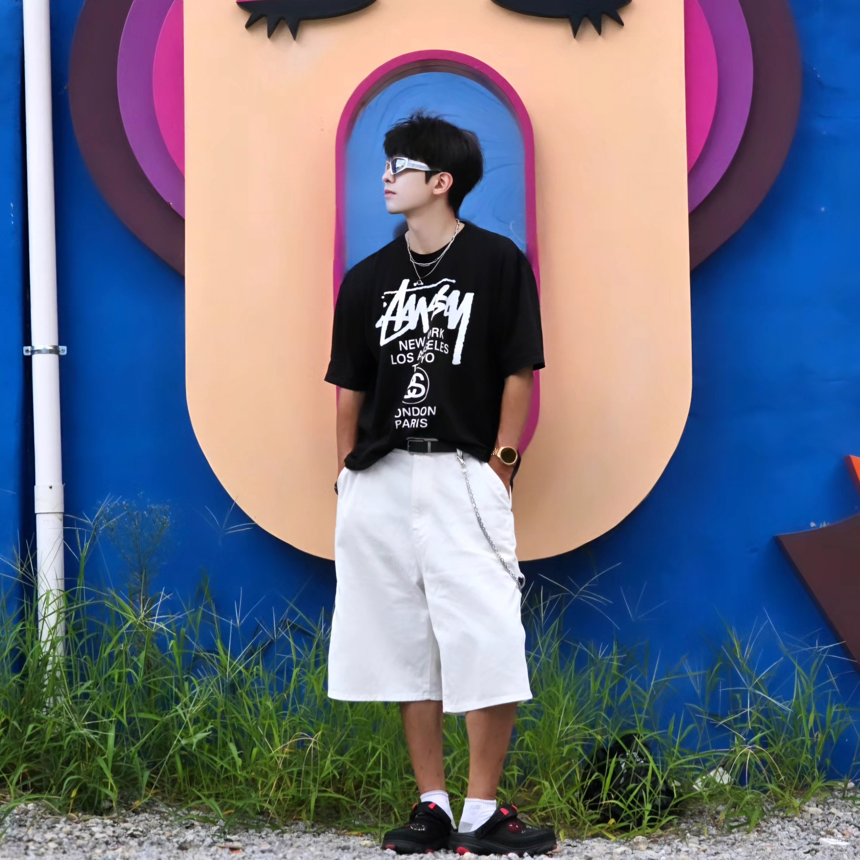 Stussy World Tour T-Shirt Black 2024,2025, Stussy World Tour T-Shirt Black 2023 착용 스타일 - 1