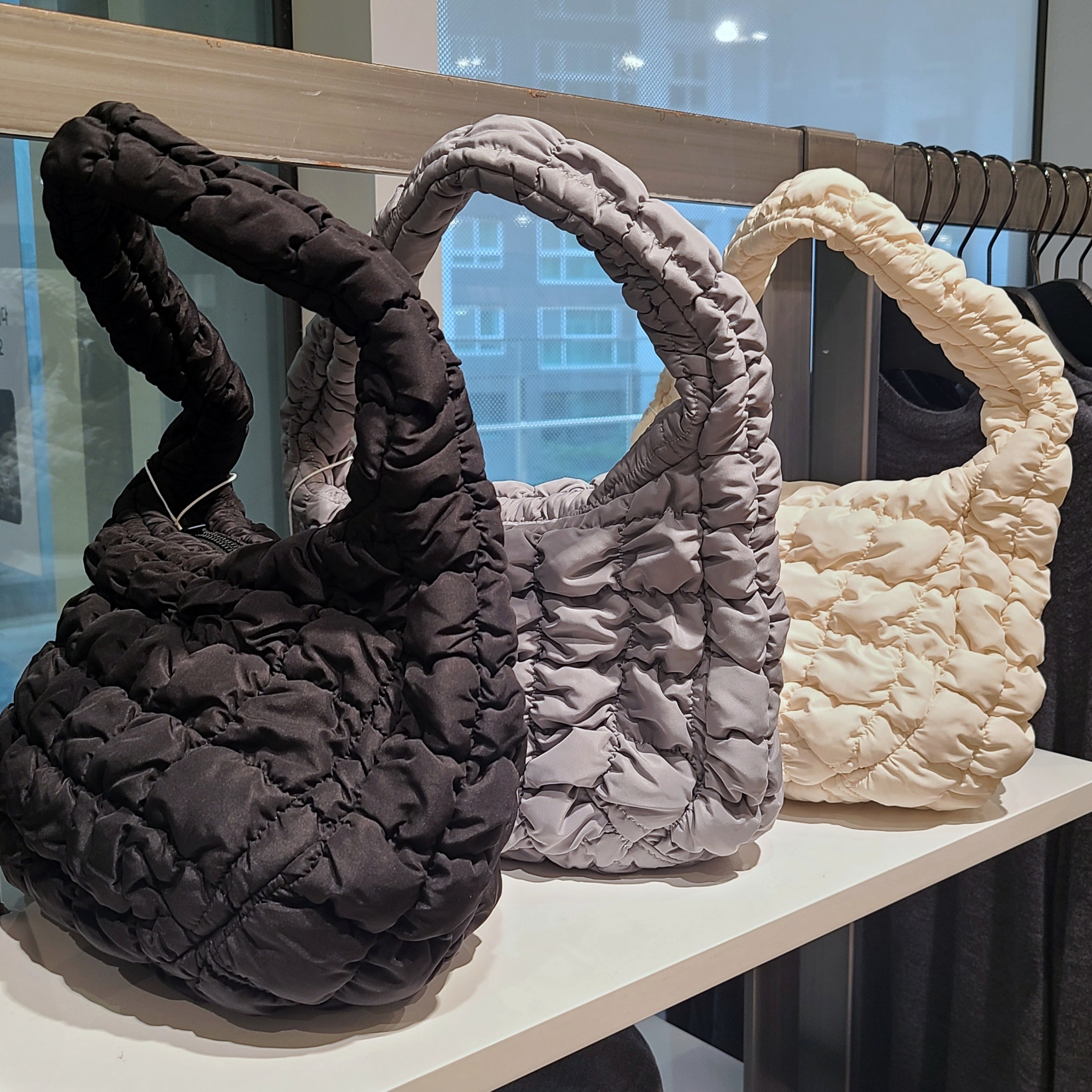 Human Made Heart Rubber Coaster Blue, (W) Nike Zoom Vomero 5 Light Bone 착용 스타일 - 5