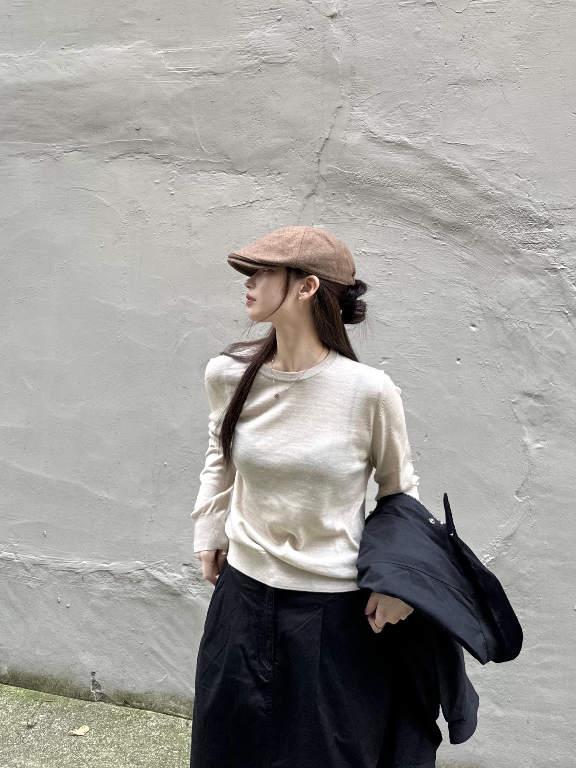 Porter Tanker Shoulder Bag Black 착용 스타일 - 3