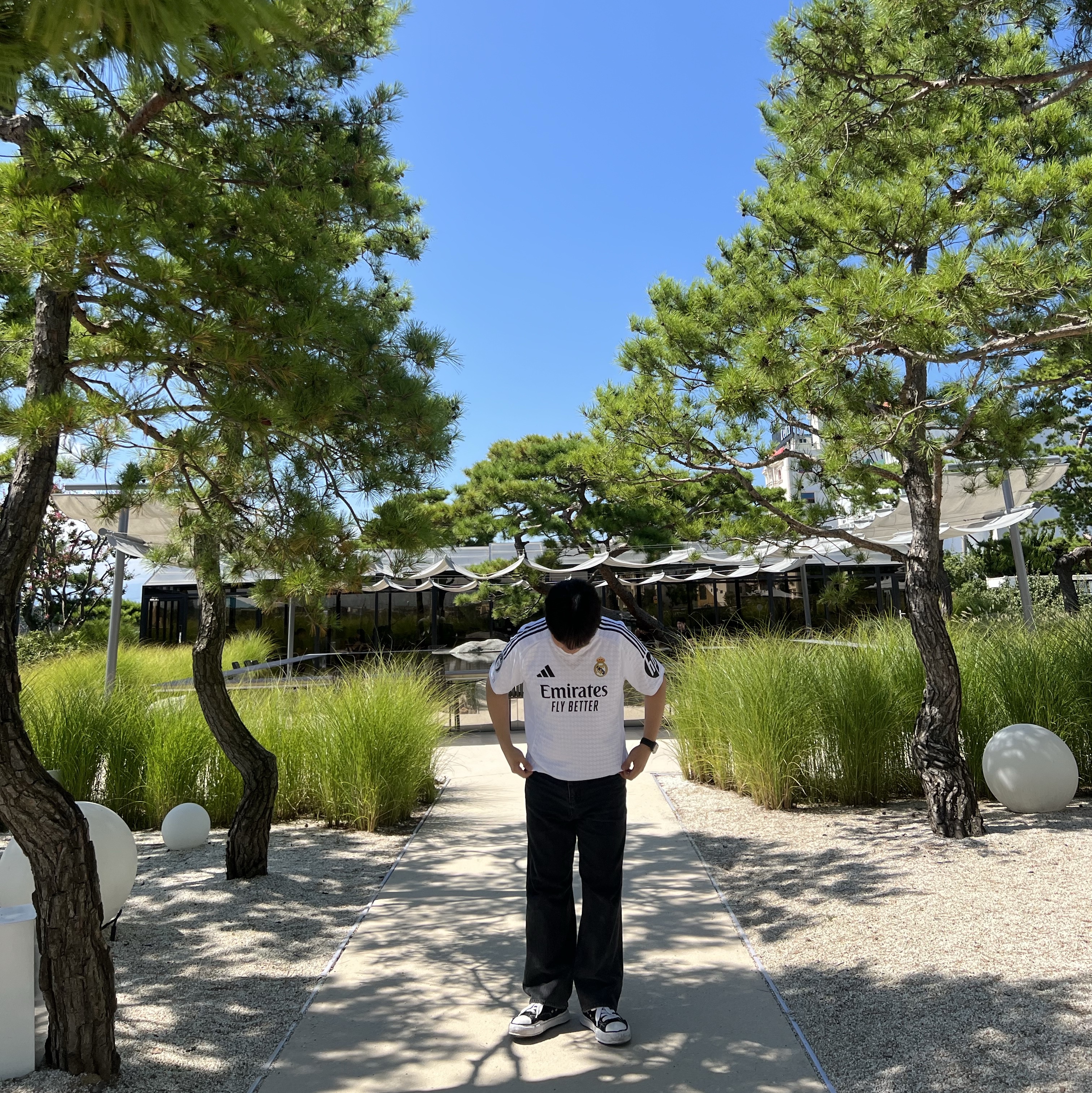 Adidas Real Madrid 2024/25 Home Authentic Jersey White - KR Sizing (Non Marking Ver.), Maison Mihara Yasuhiro Peterson OG Sole Canvas Low Sneakers Black 착용 스타일 - 2