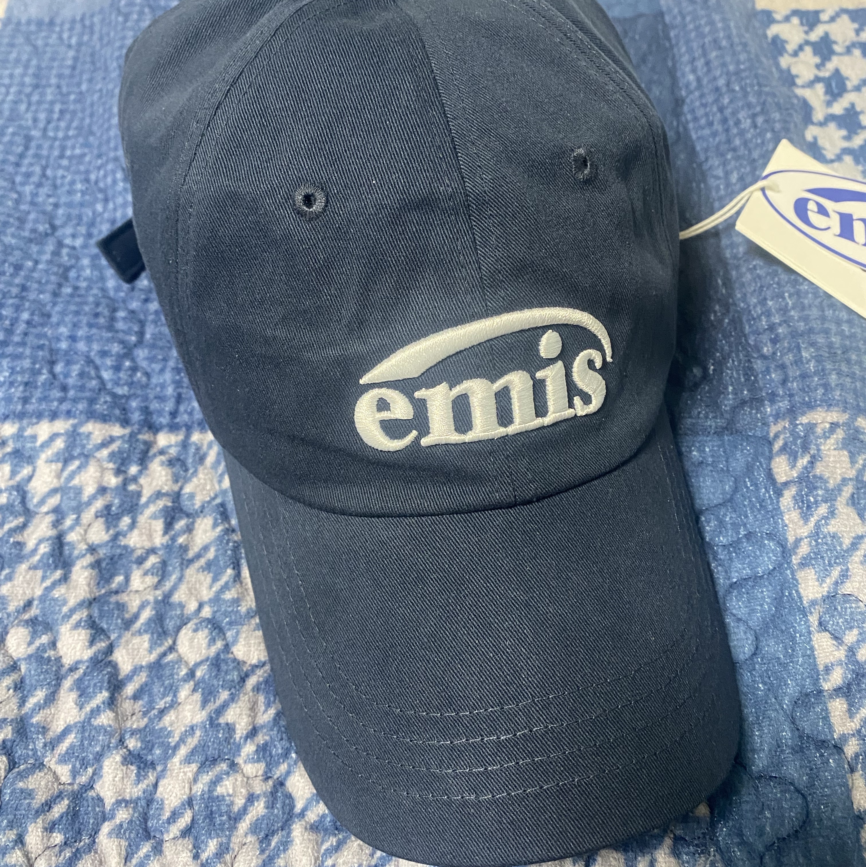 Emis New Logo Emis Cap Navy 착용 스타일 - 6