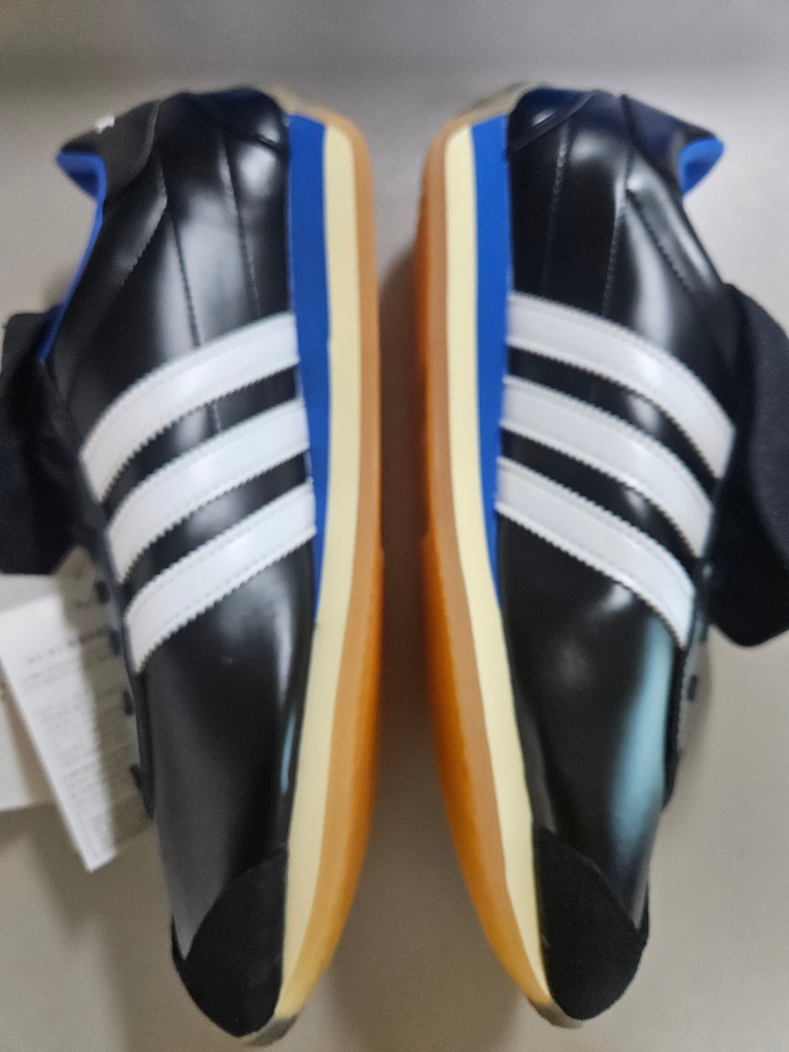 Adidas x Yeseyesee Country OG Core Black Cloud White 착용 스타일 - 4