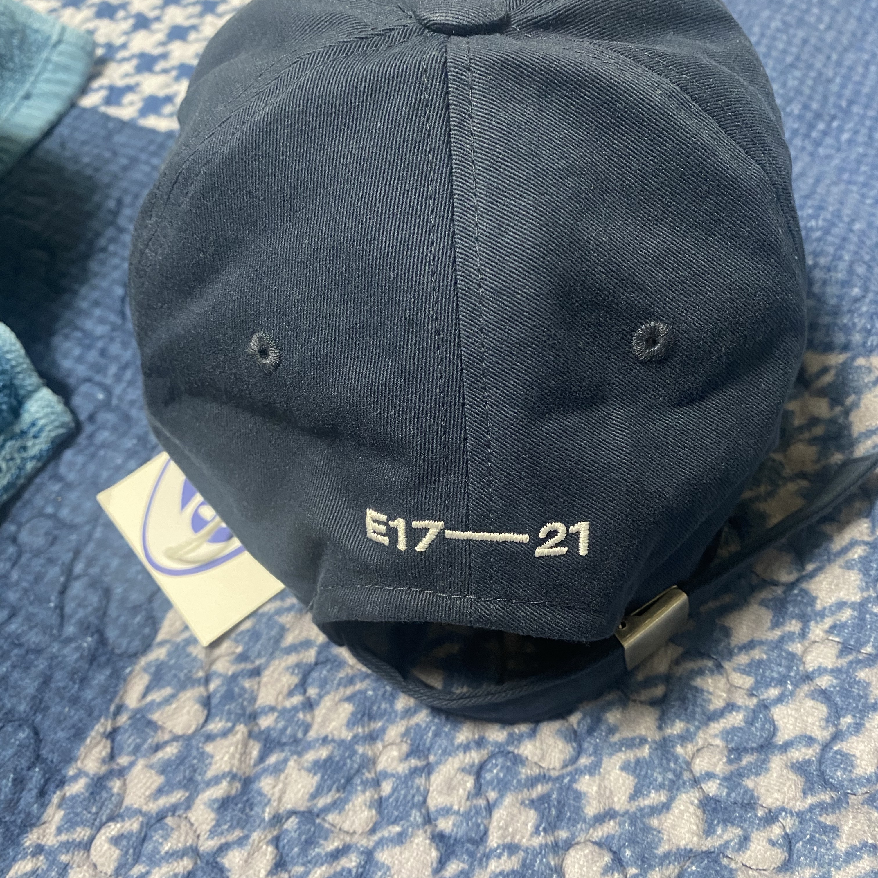 Emis New Logo Emis Cap Navy 착용 스타일 - 4