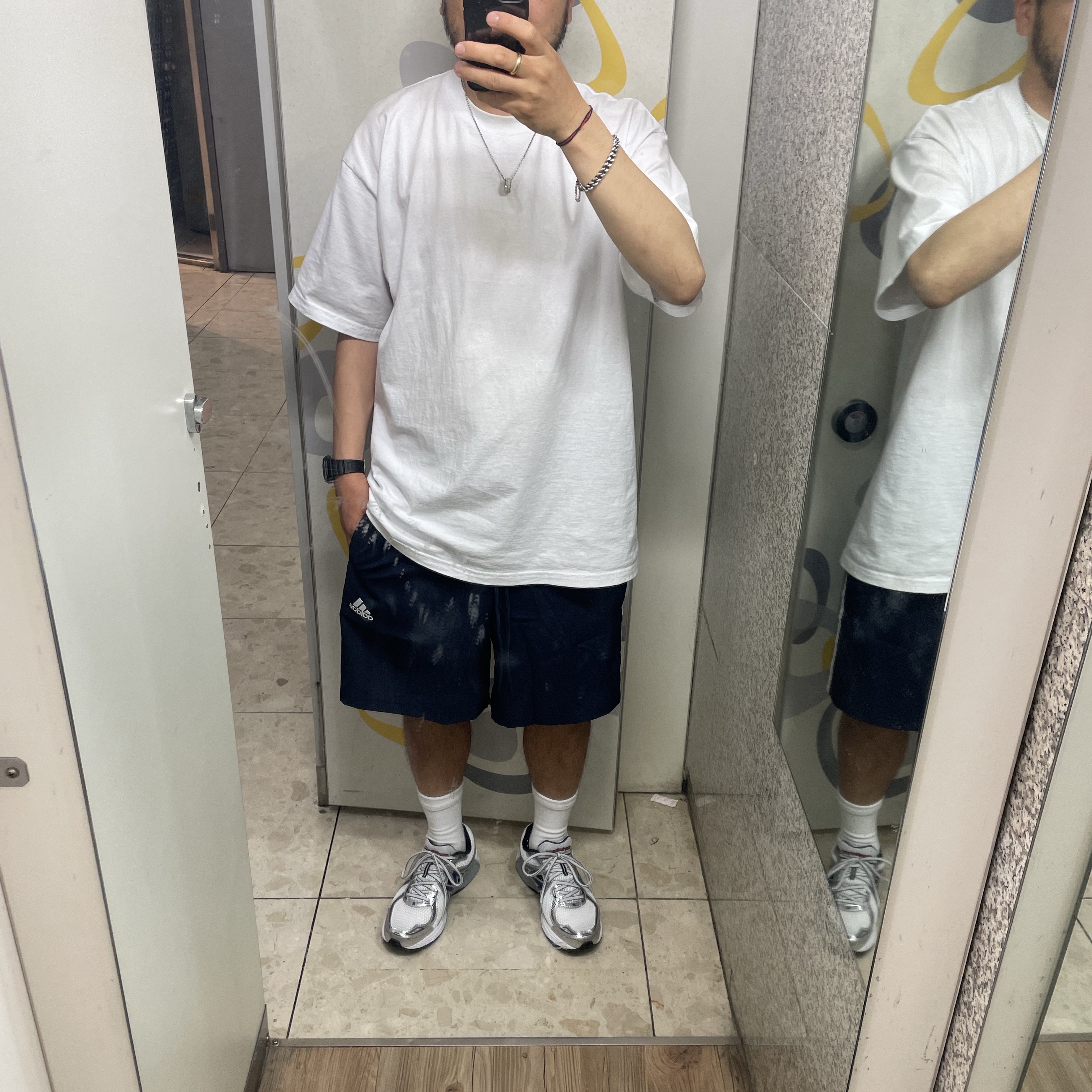 New Balance 860v2 Metallic Silver 착용 스타일