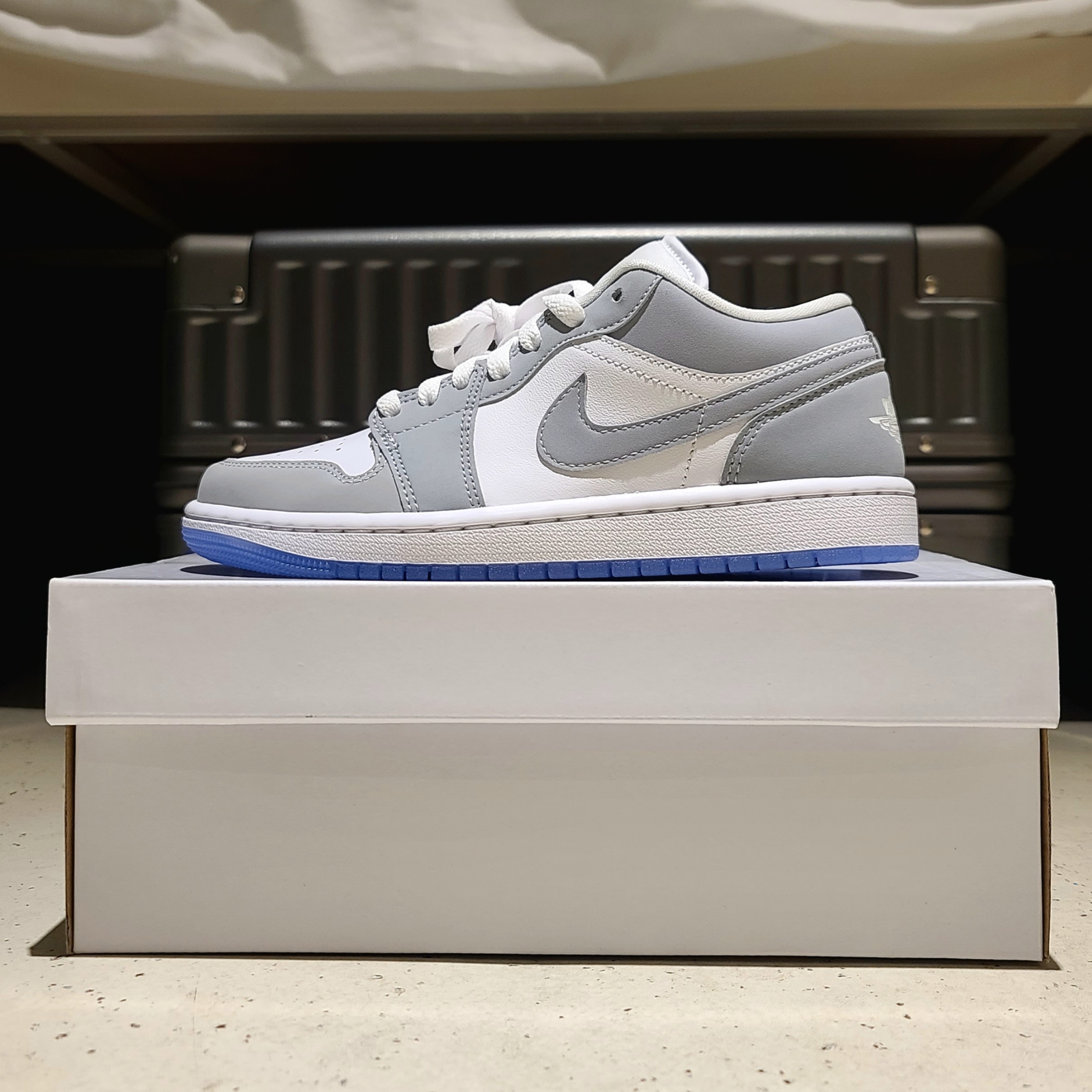 (W) Jordan 1 Low White Wolf Grey 착용 스타일 - 1