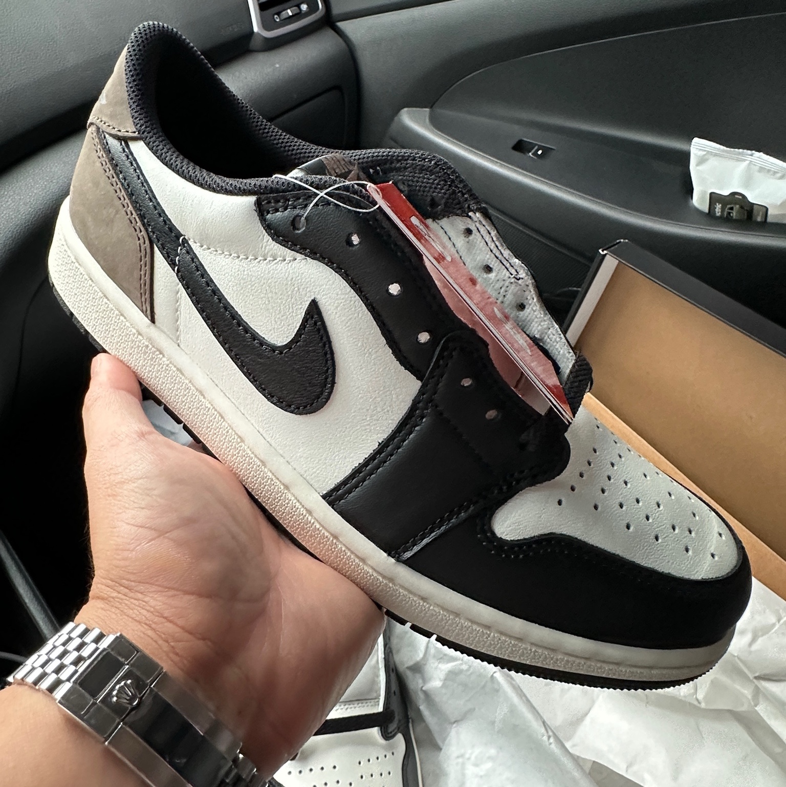 Jordan 1 Retro Low OG Mocha 착용 스타일