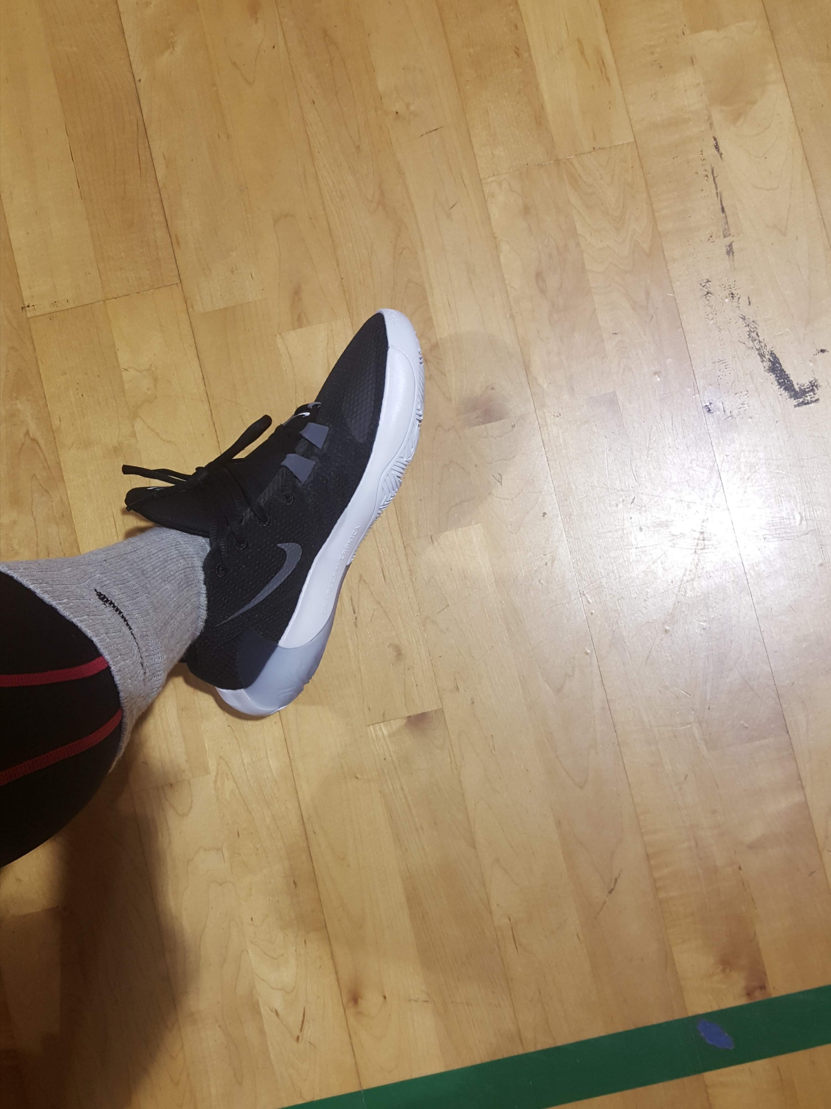 Nike Zoom Freak 1 Black White, Nike Everyday Cushioned Training Ankle Socks Black (3 Pack/Korean Ver.) 착용 스타일 - 2