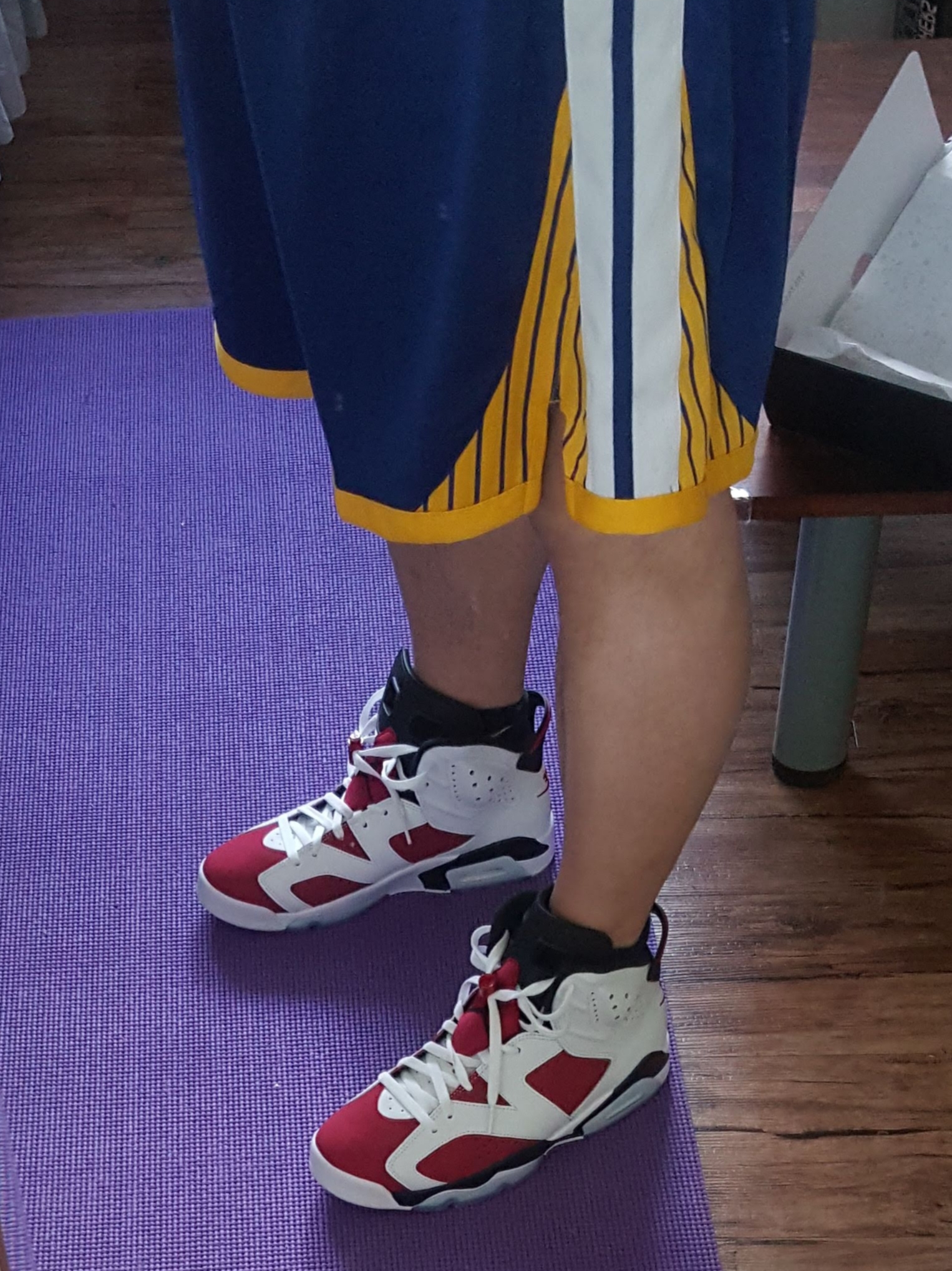 Jordan 6 Retro Carmine 2021 착용 스타일 - 2