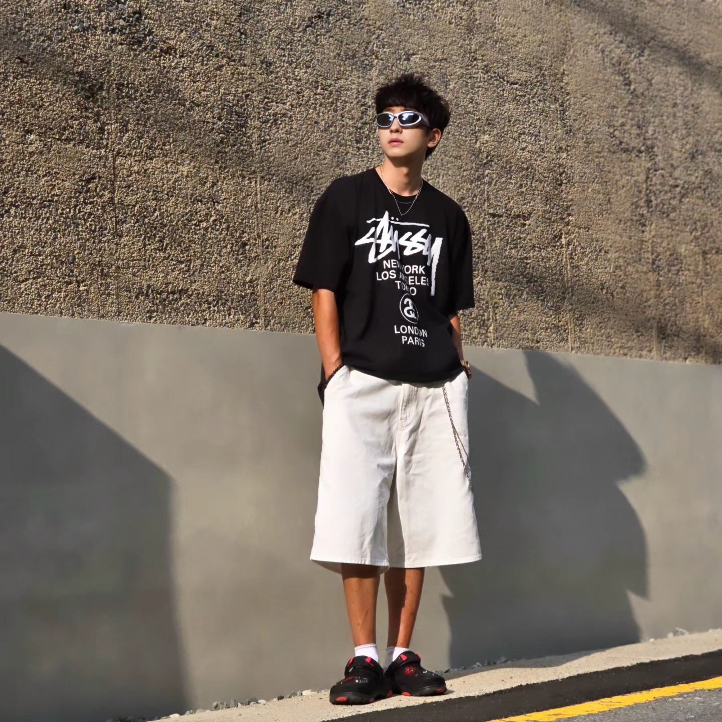 Stussy World Tour T-Shirt Black 2024,2025, Stussy World Tour T-Shirt Black 2023 착용 스타일 - 6