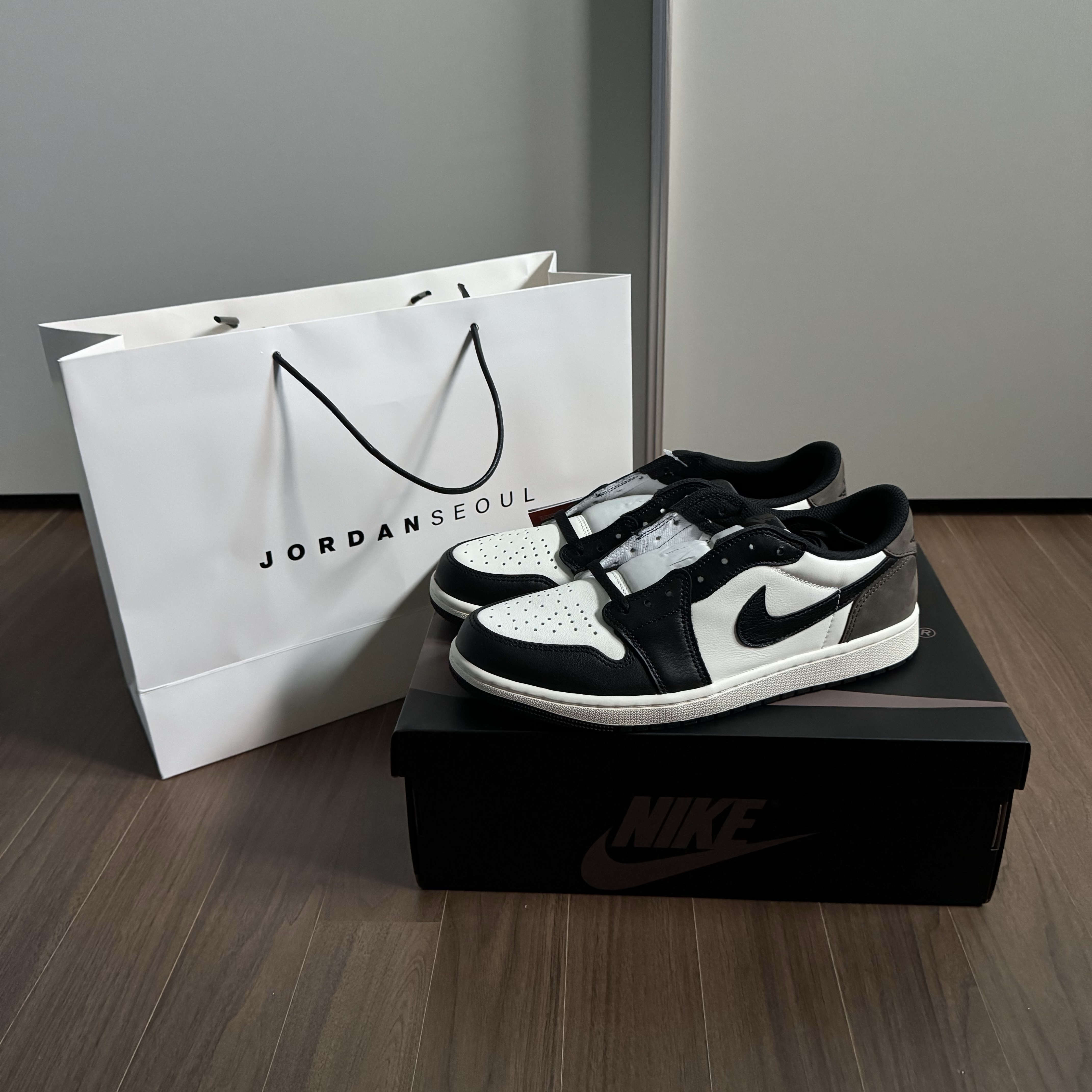 Jordan 1 Retro Low OG Mocha 착용 스타일