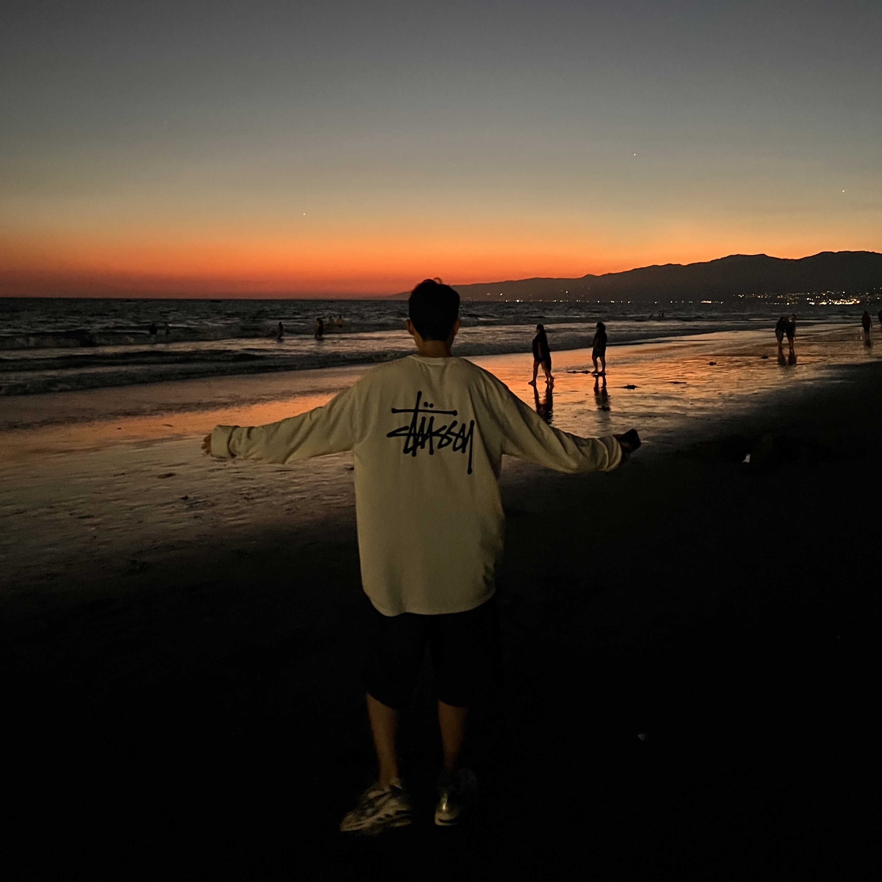 Stussy Basic Stussy Pigment Dyed LS T-Shirt Natural 2023 착용 스타일 - 2