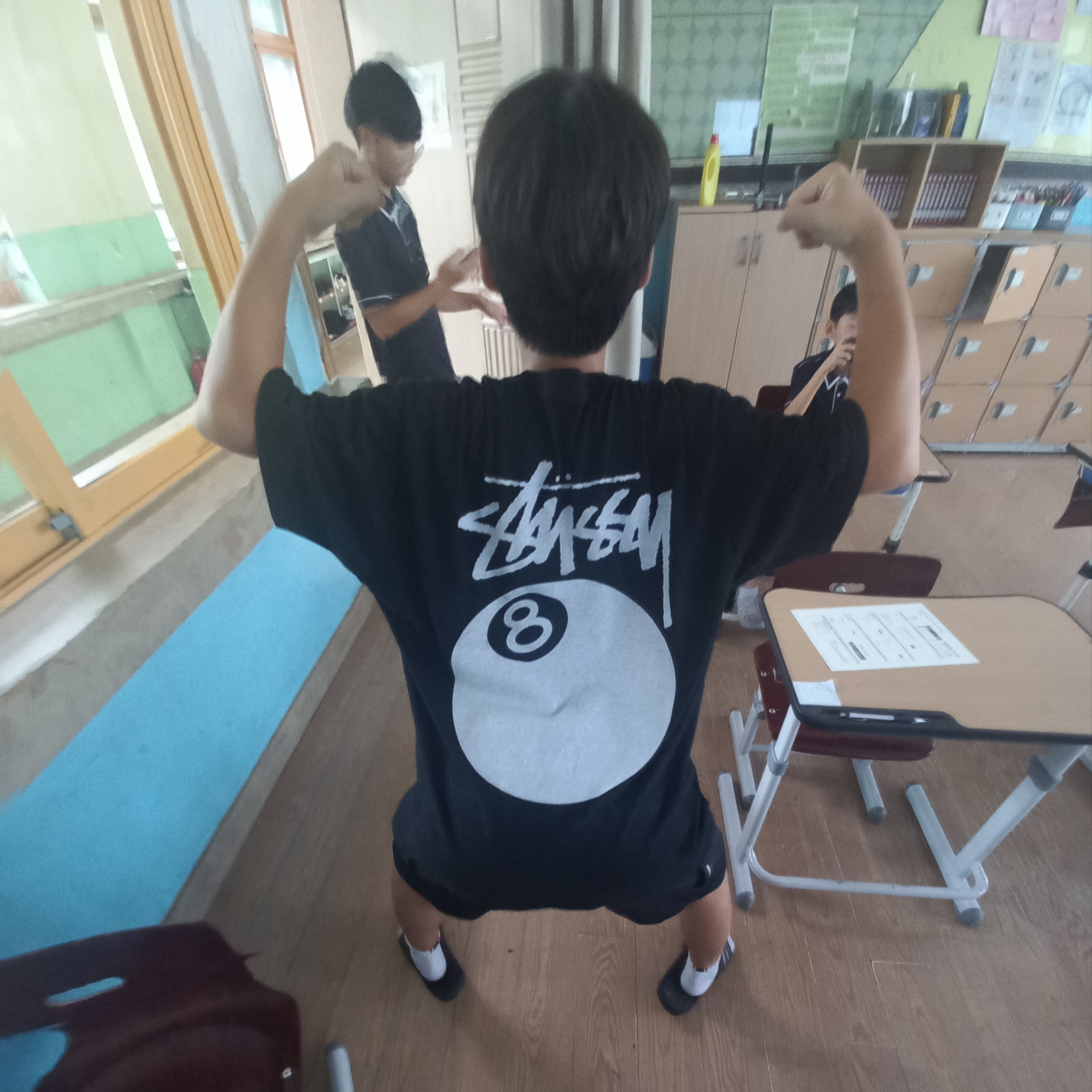 Stussy 8 Ball Pigment Dyed T-Shirt Black 착용 스타일