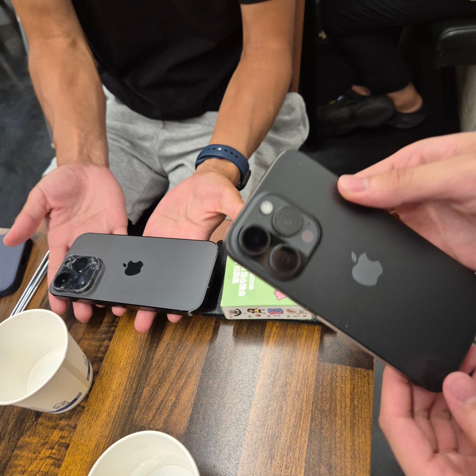 Apple iPhone 15 Pro 256GB Black Titanium (Korean Ver.) 착용 스타일