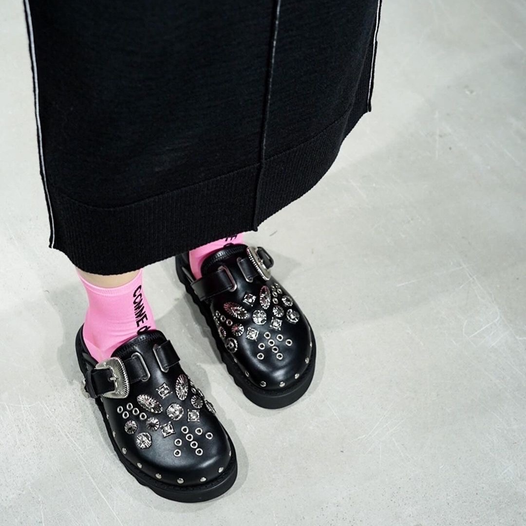 Toga Pulla Women AJ1058 Leather Black 착용 스타일 - 3