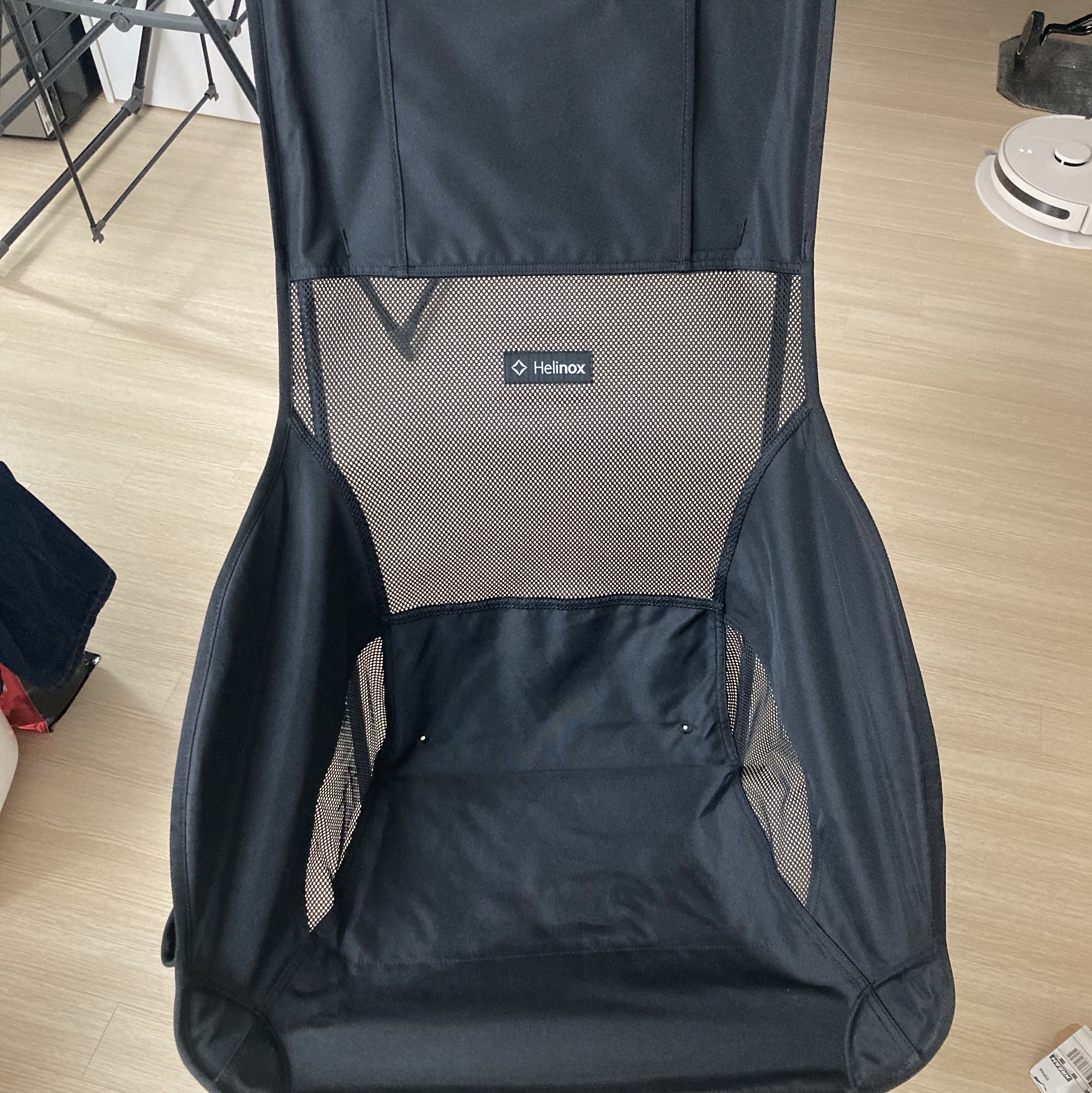 Helinox Savanna Chair All Black 착용 스타일 - 3