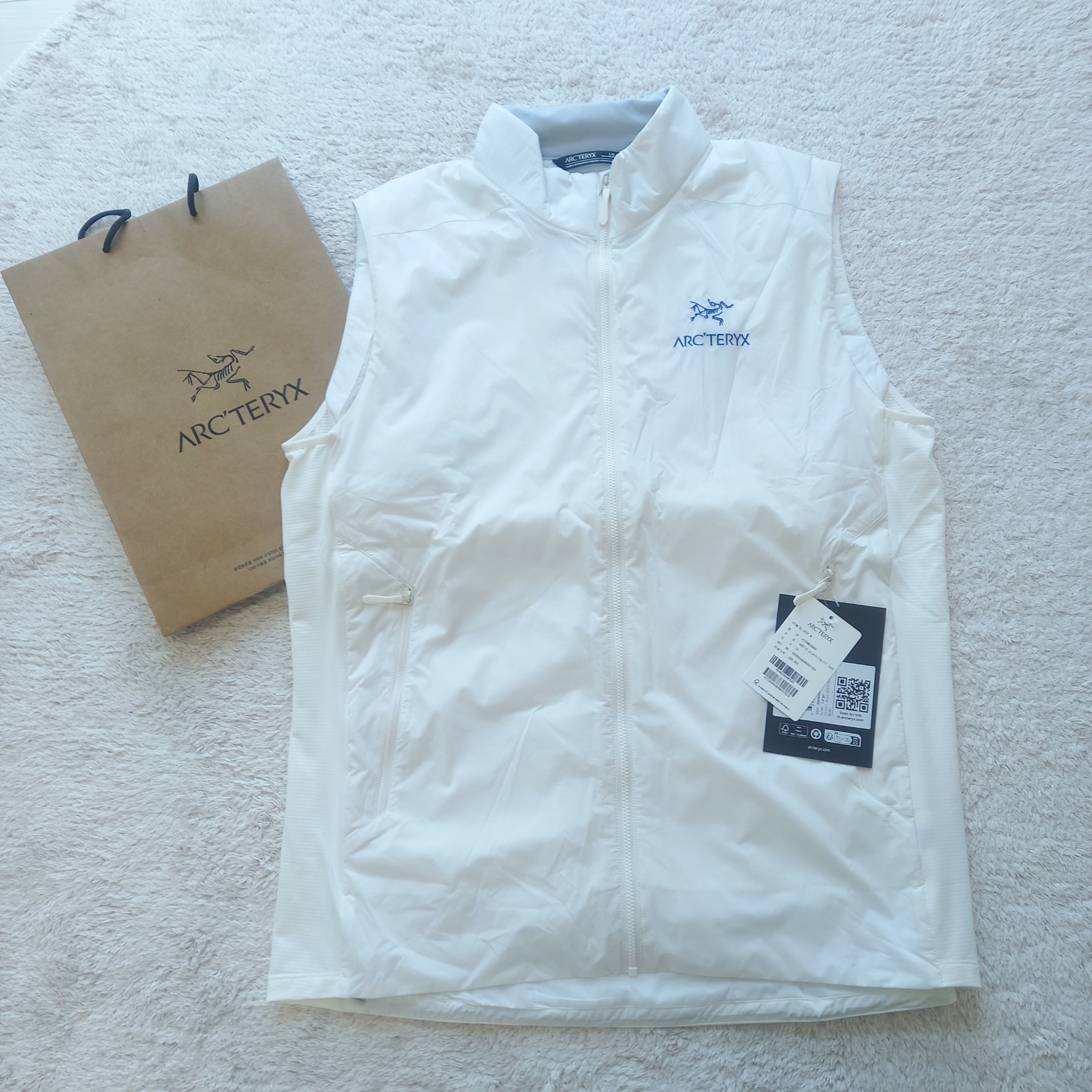 Arc'teryx Atom SL Vest Black 착용 스타일 - 2