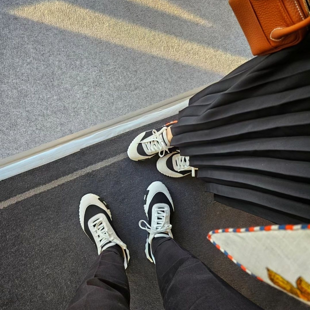 (W) Hermes Bouncing Sneakers Mesh Suede Goatskin & Noir Blanc, Hermes Bouncing Sneakers Mesh Suede Goatskin & Noir Blanc 착용 스타일