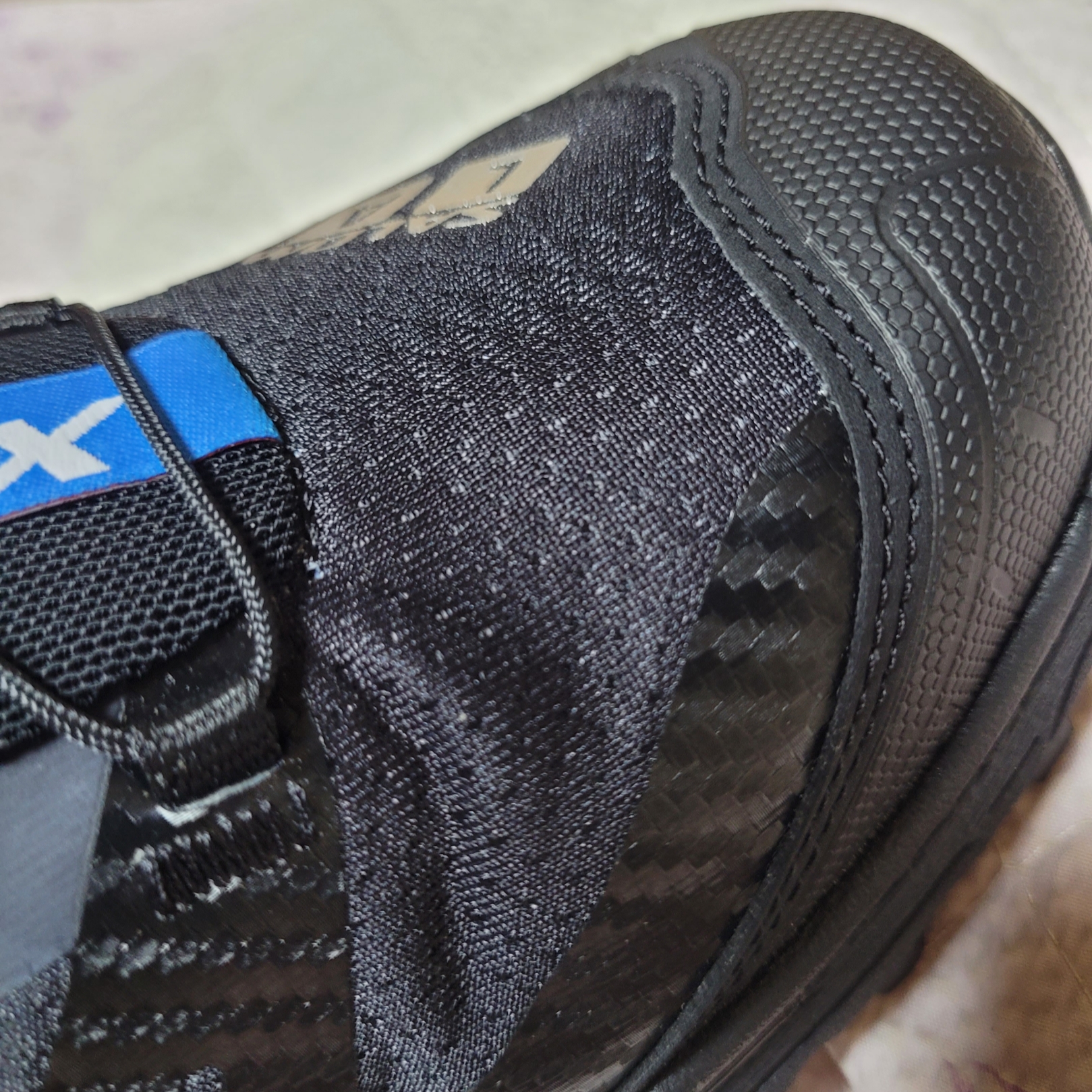 Salomon XT-4 Black Silver Metallic 착용 스타일 - 1