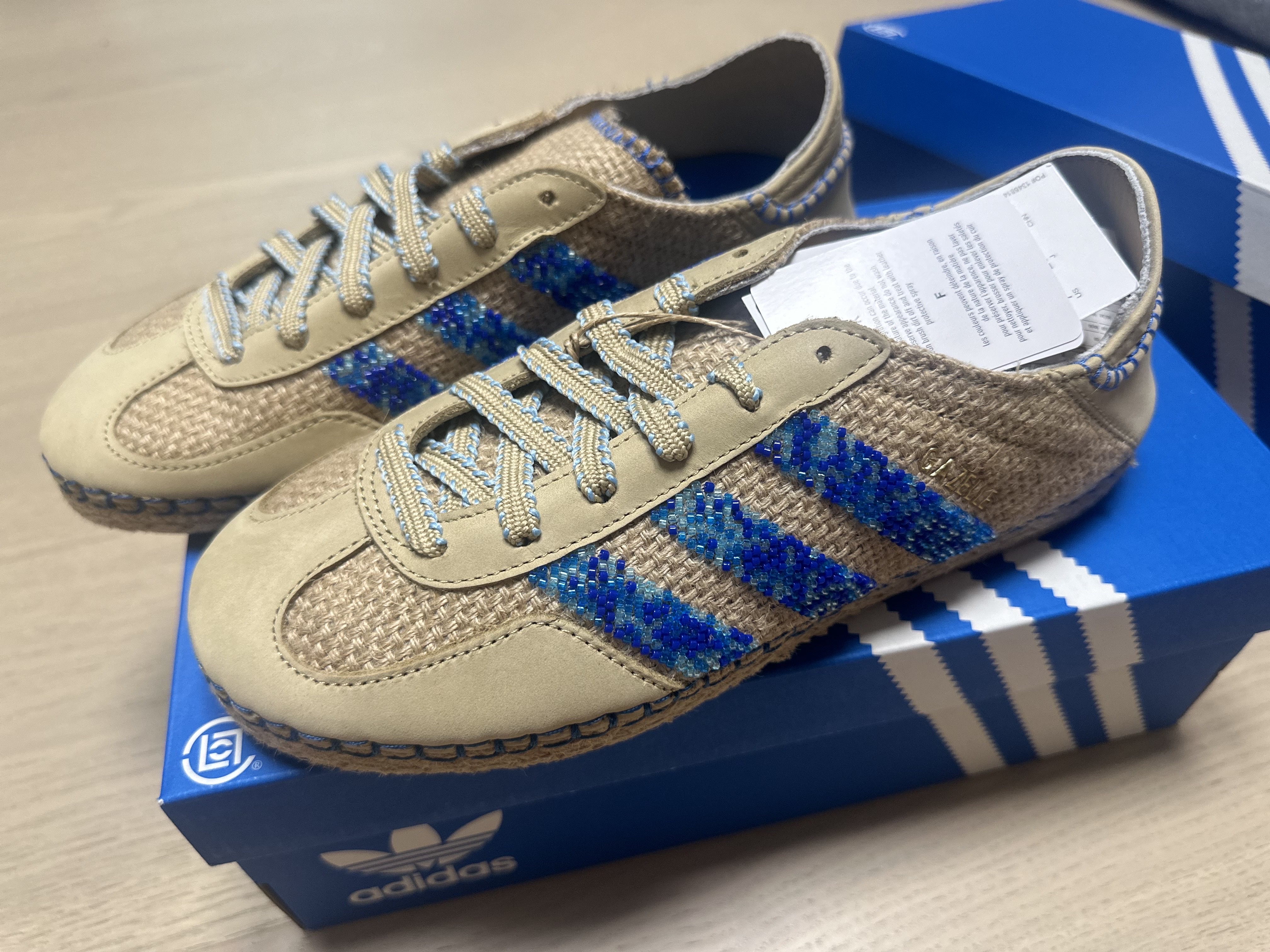 Adidas x Clot Gazelle Linen Khaki Light Blue 착용 스타일