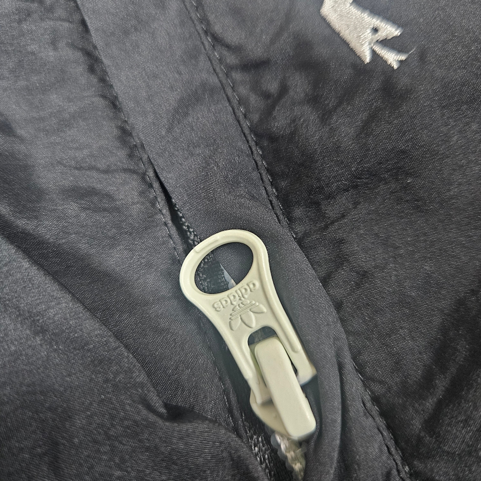 Adidas x Yeseyesee Blues-Like Track Pants Black - KR Sizing 착용 스타일 - 2