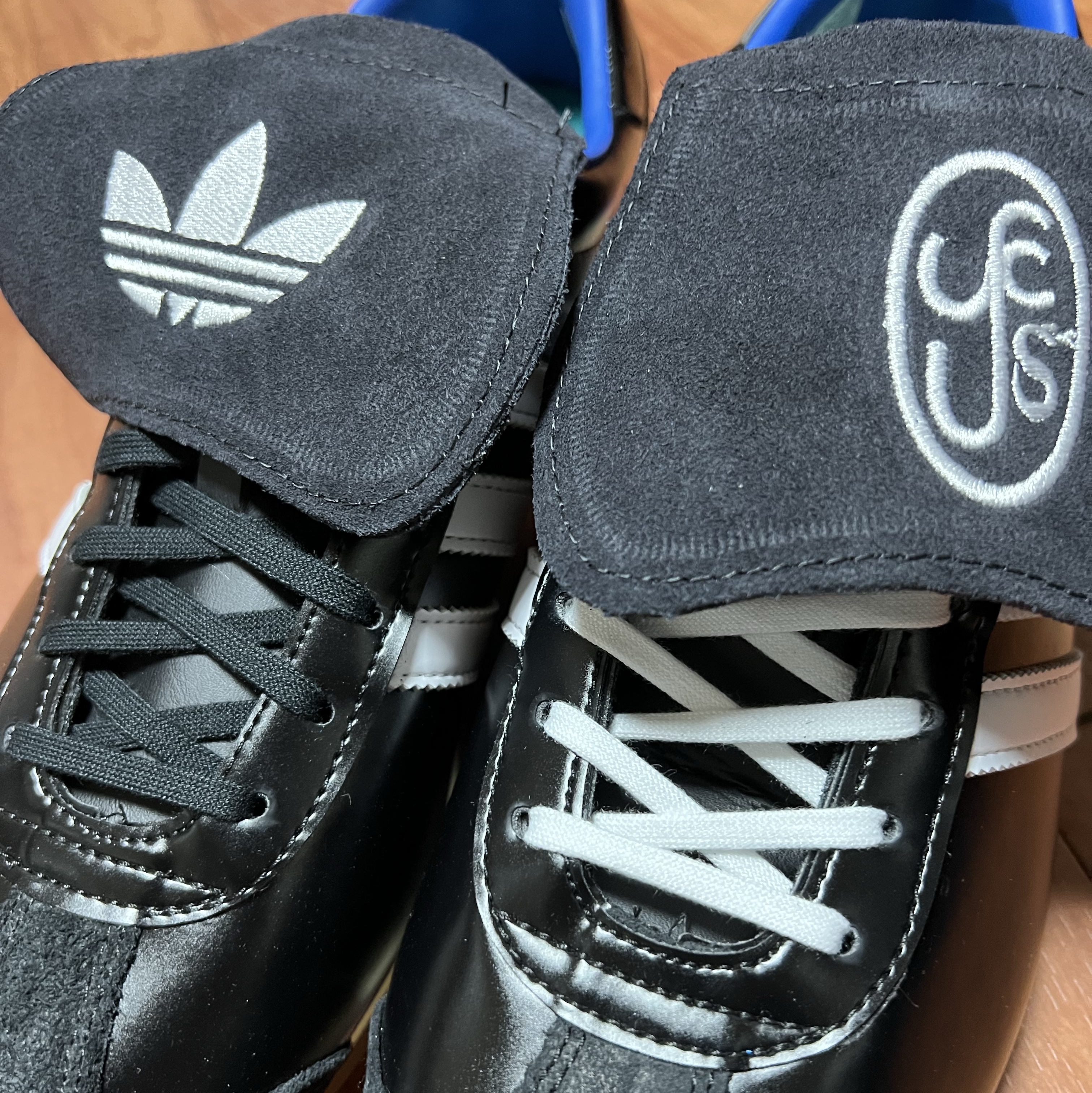 Adidas x Yeseyesee Country OG Core Black Cloud White 착용 스타일 - 1