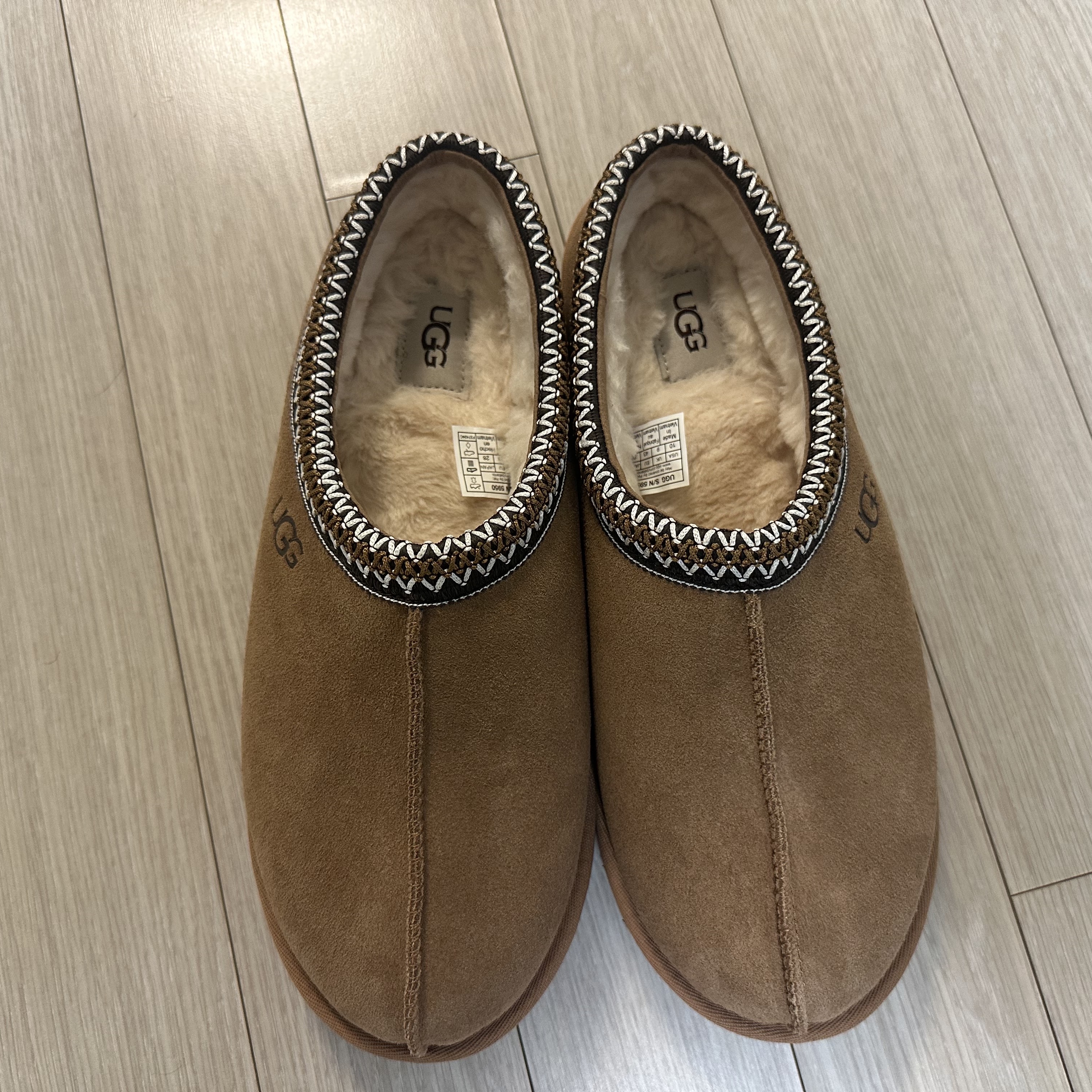 UGG Tasman Slipper Chestnut 착용 스타일 - 3