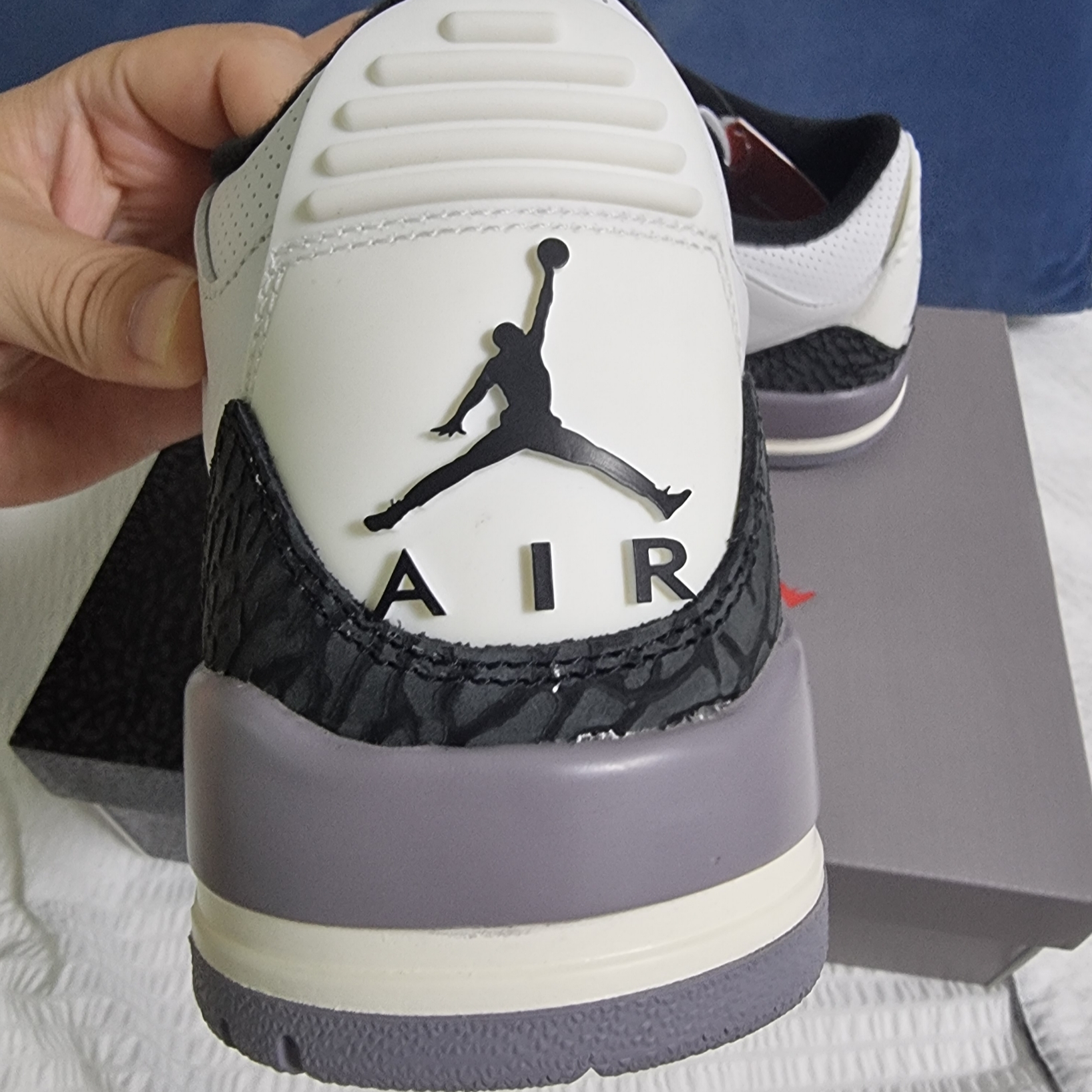 Jordan 3 Retro Cement Grey 착용 스타일 - 3