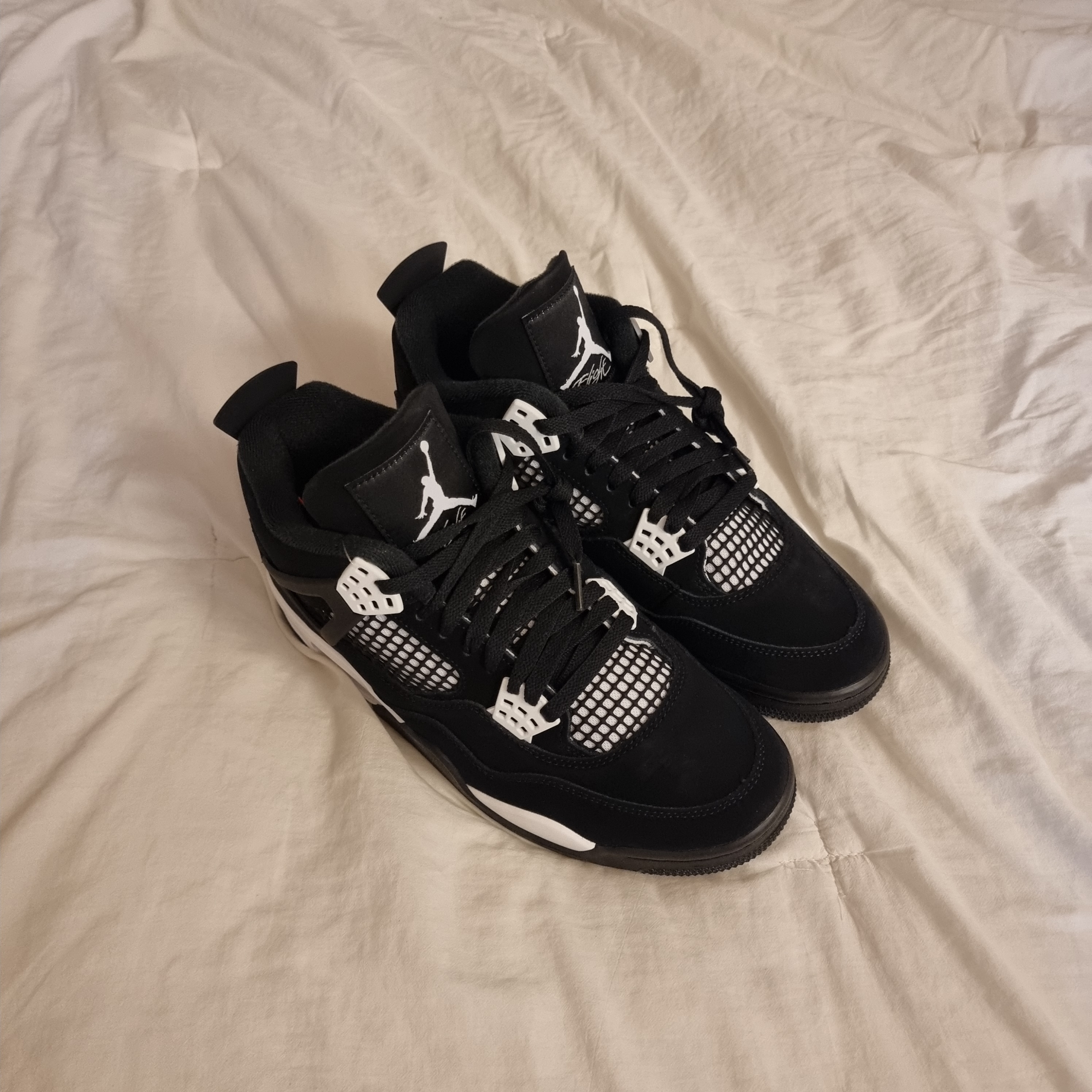 Jordan 4 Retro White Thunder 착용 스타일 - 1