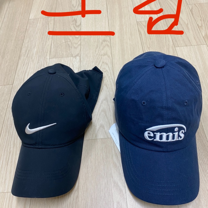 Emis New Logo Emis Cap Navy 착용 스타일 - 2