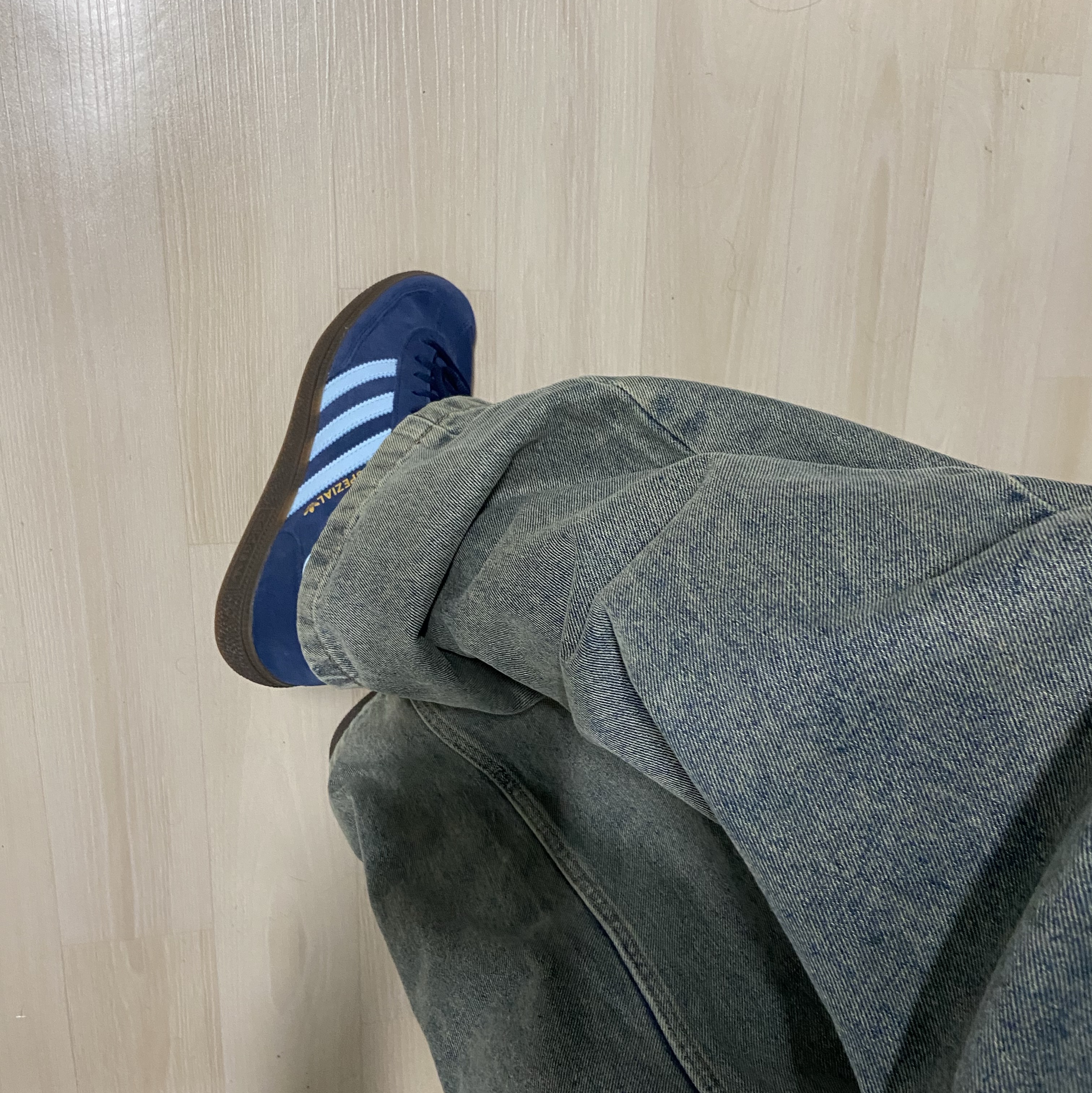 Adidas Spezial Handball Collegiate Navy 착용 스타일