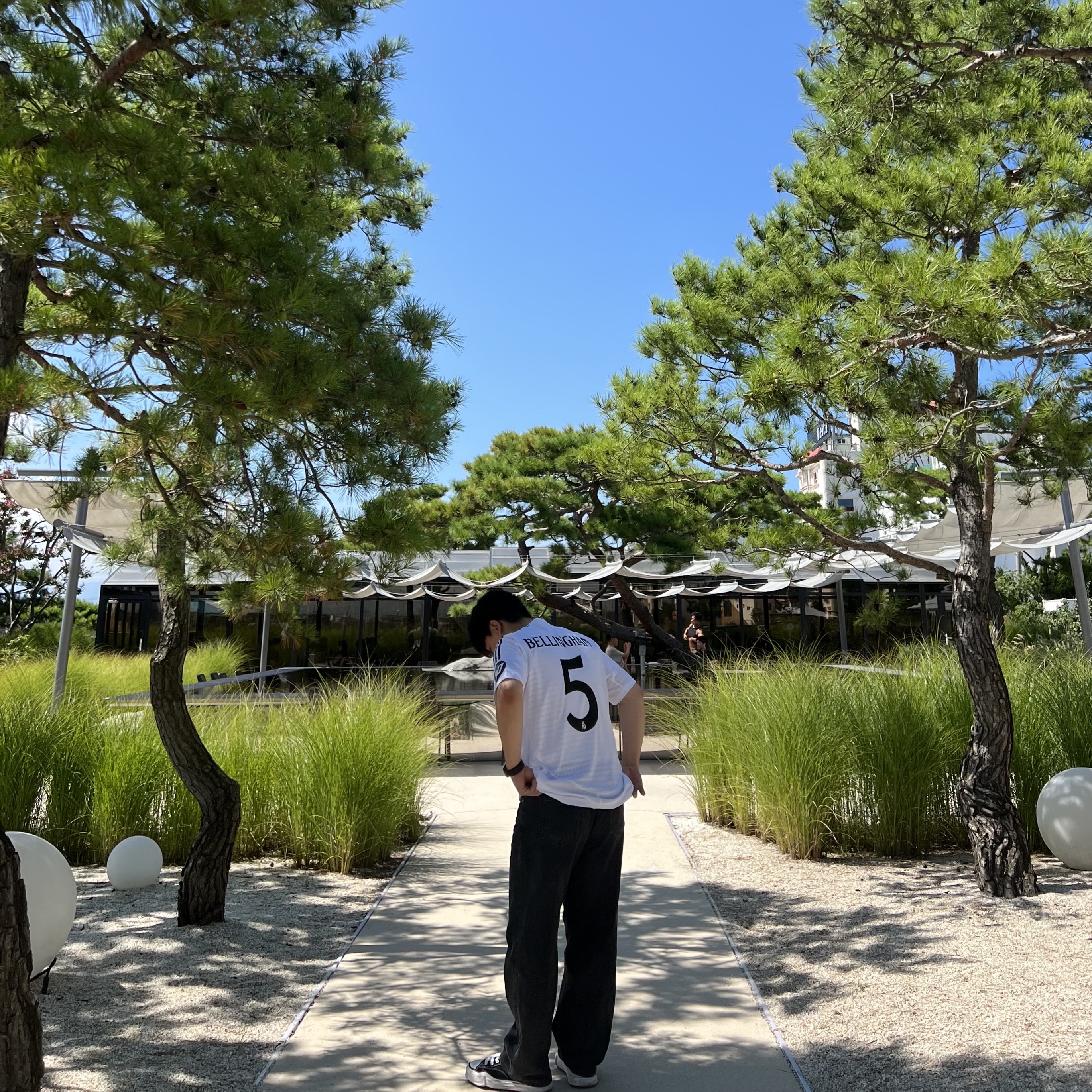 Adidas Real Madrid 2024/25 Home Authentic Jersey White - KR Sizing (Non Marking Ver.), Maison Mihara Yasuhiro Peterson OG Sole Canvas Low Sneakers Black 착용 스타일 - 1