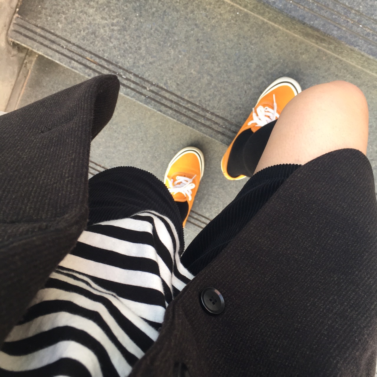 Vans Authentic 44 DX Anaheim Factory Orange Gold 착용 스타일