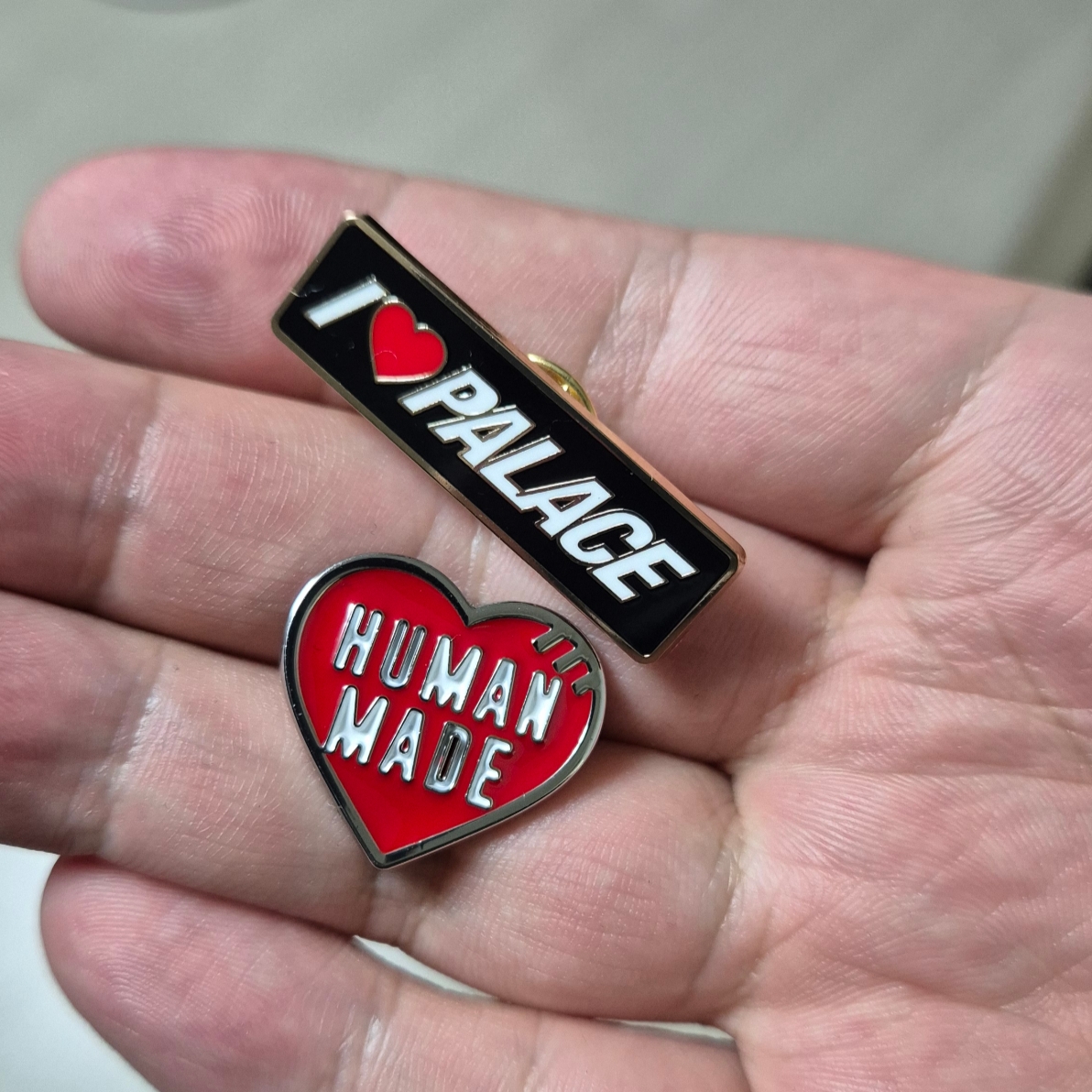 Human Made Heart Pin Red, Palace I Love Palace Pin Badge - 24SS 착용 스타일