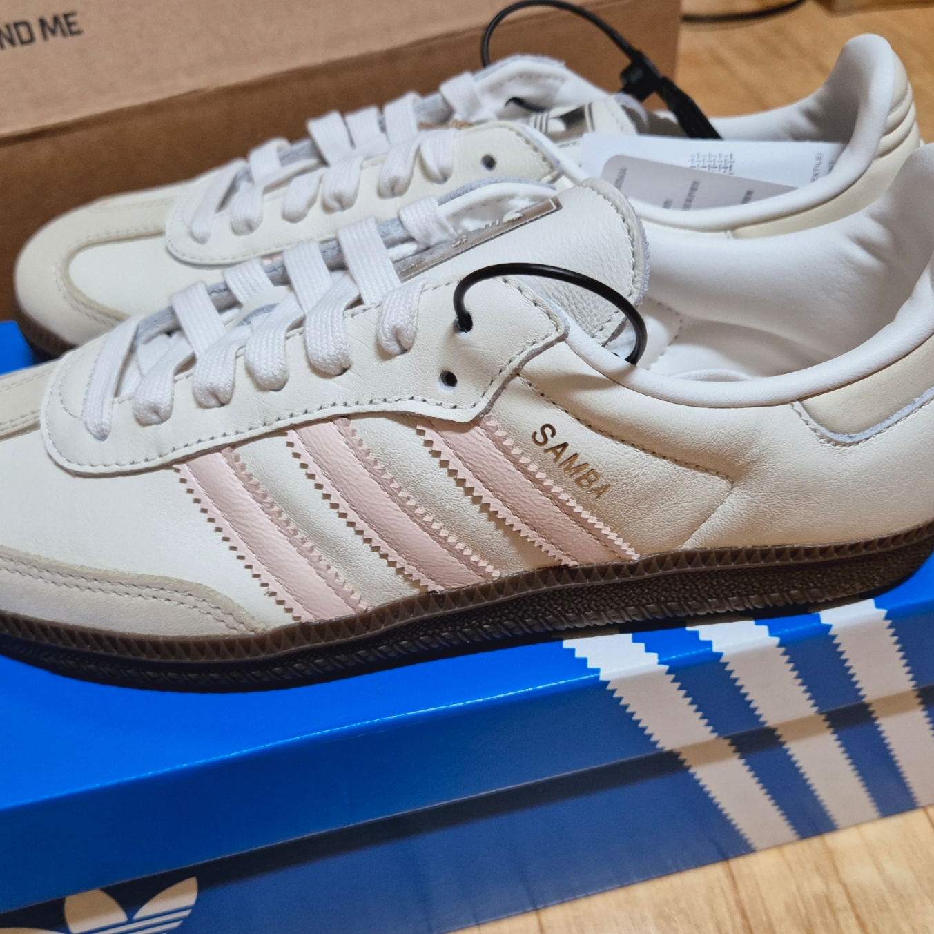 (W) Adidas Samba OG Cloud White Wonder Quartz 착용 스타일 - 2