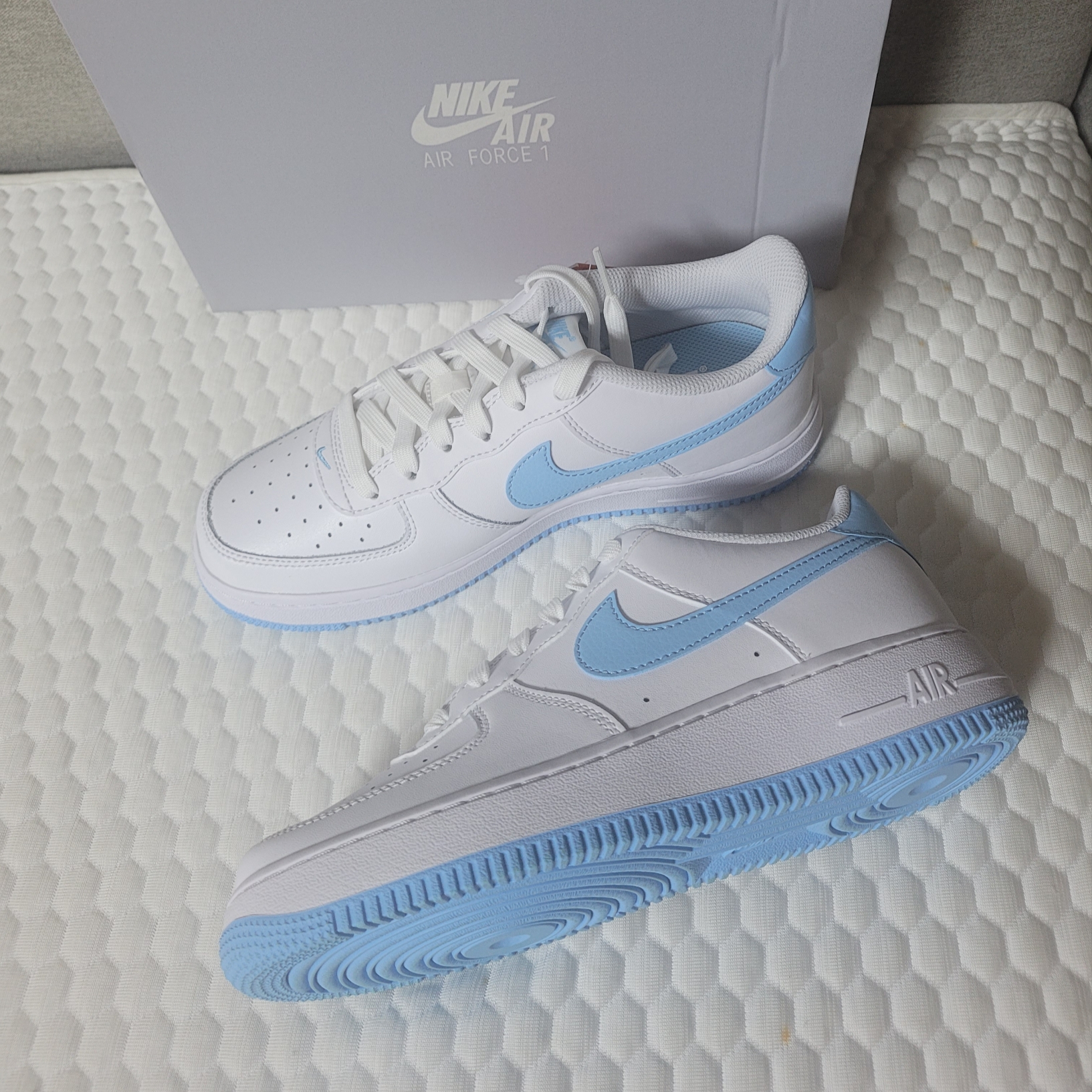 Nike Air Force 1 '07 Aquarius Blue White 착용 스타일