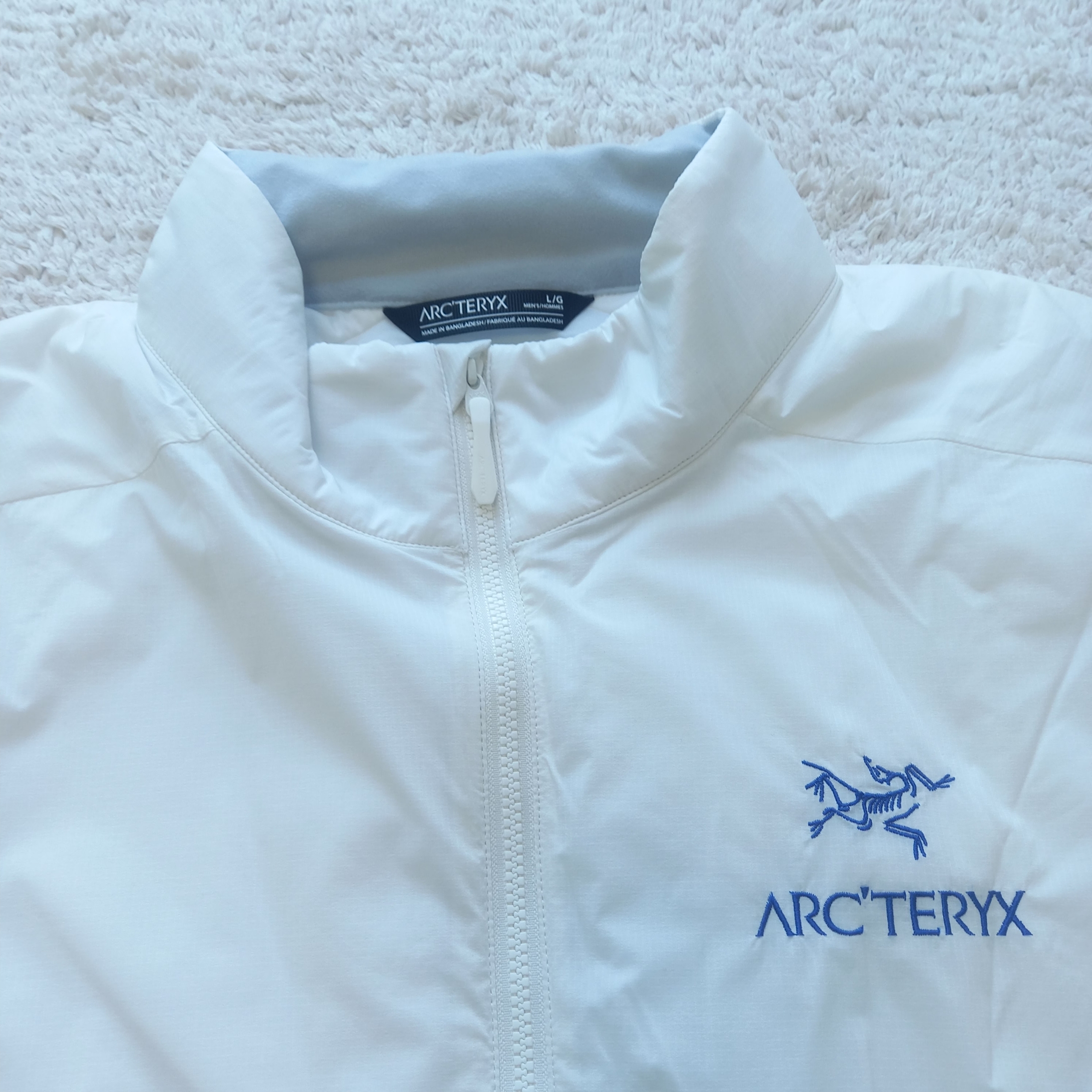 Arc'teryx Atom SL Vest Black 착용 스타일 - 3