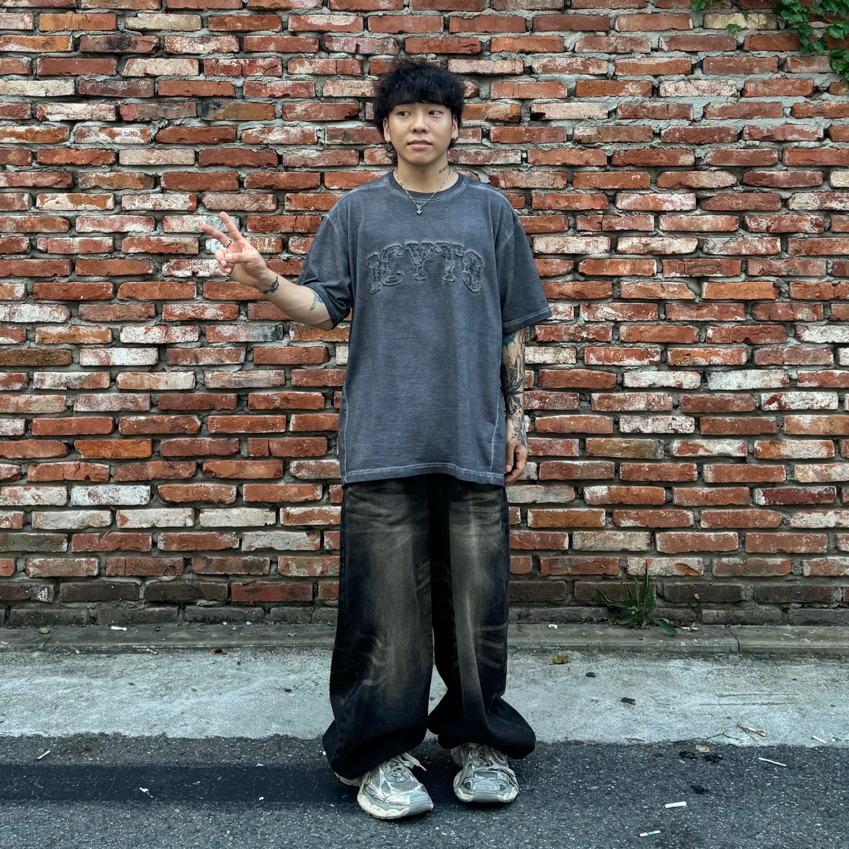 Balenciaga 3XL Sneakers Light Beige 착용 스타일 - 3