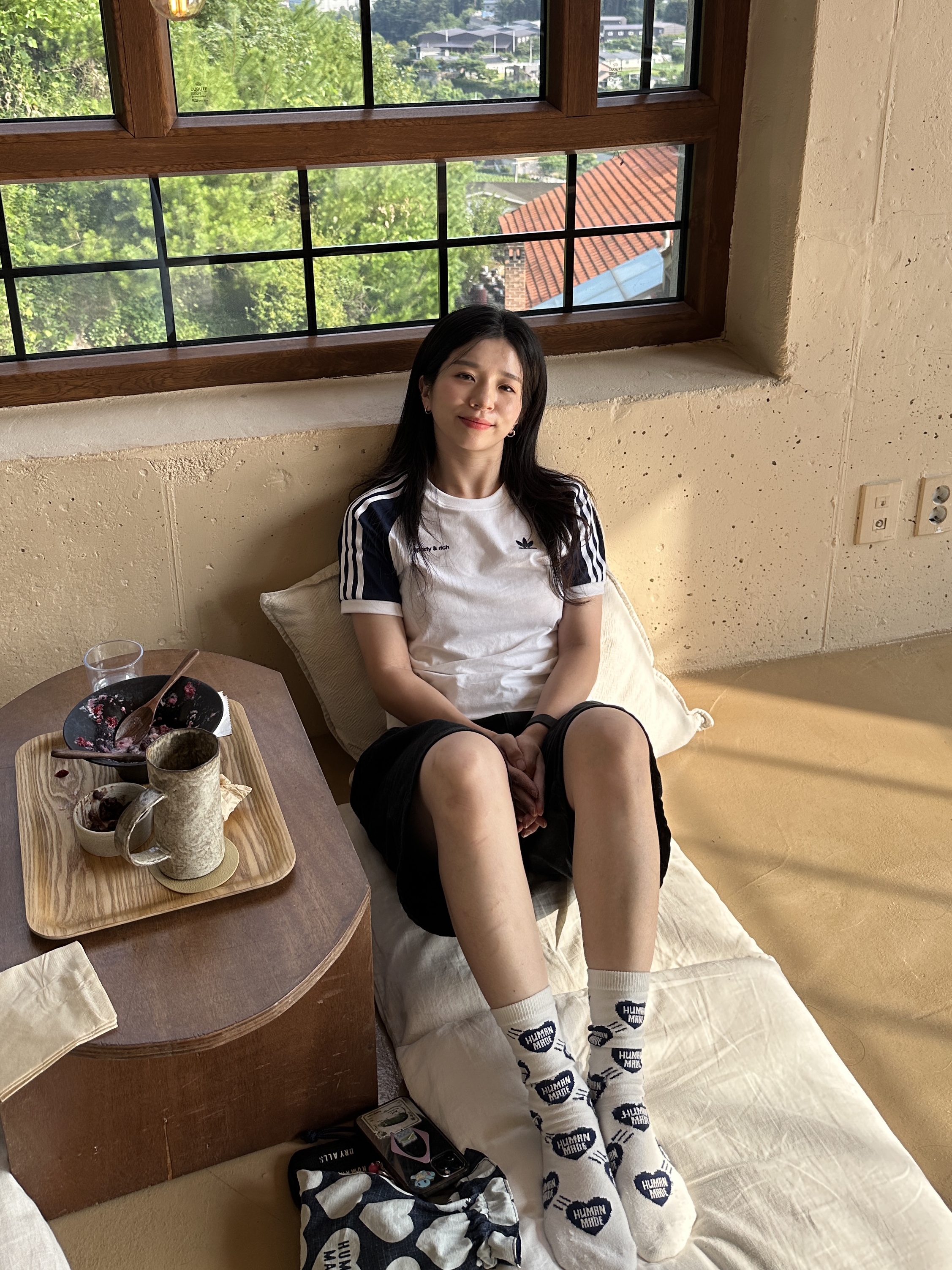 (W) Adidas x Sporty & Rich T-Shirt White Night Indigo - KR Sizing, Human Made Heart Pattern Socks Navy 착용 스타일