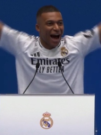Adidas Real Madrid 2024/25 Home Jersey White - KR Sizing (Non Marking Ver.) 착용 스타일 - 2