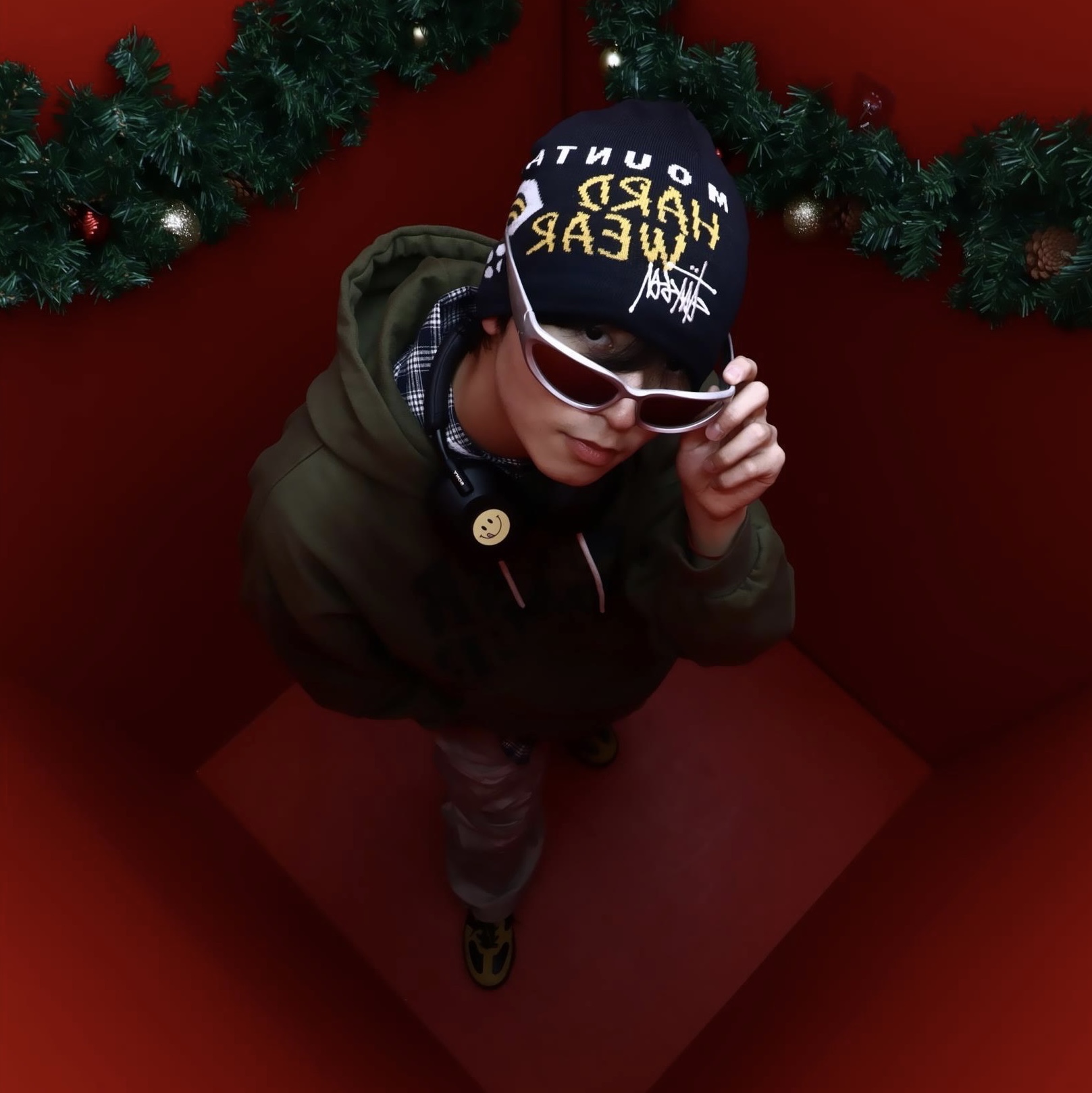 Stussy x Mountain Hardwear Merino Wool Skullcap Black 착용 스타일 - 2