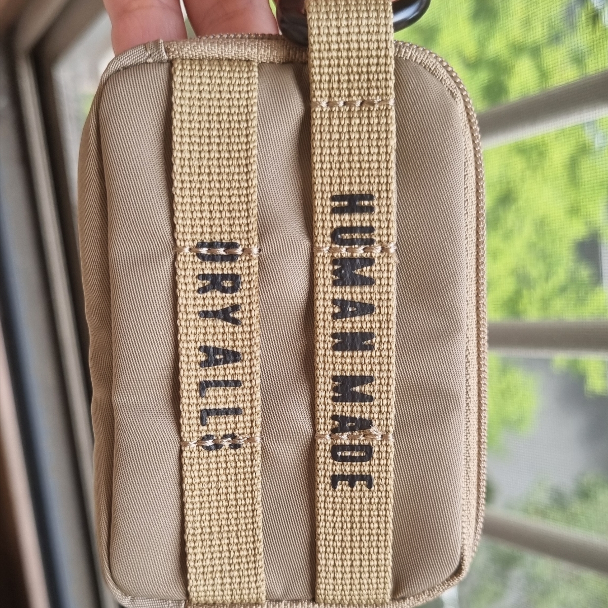 Human Made Military Card Case Beige 착용 스타일
