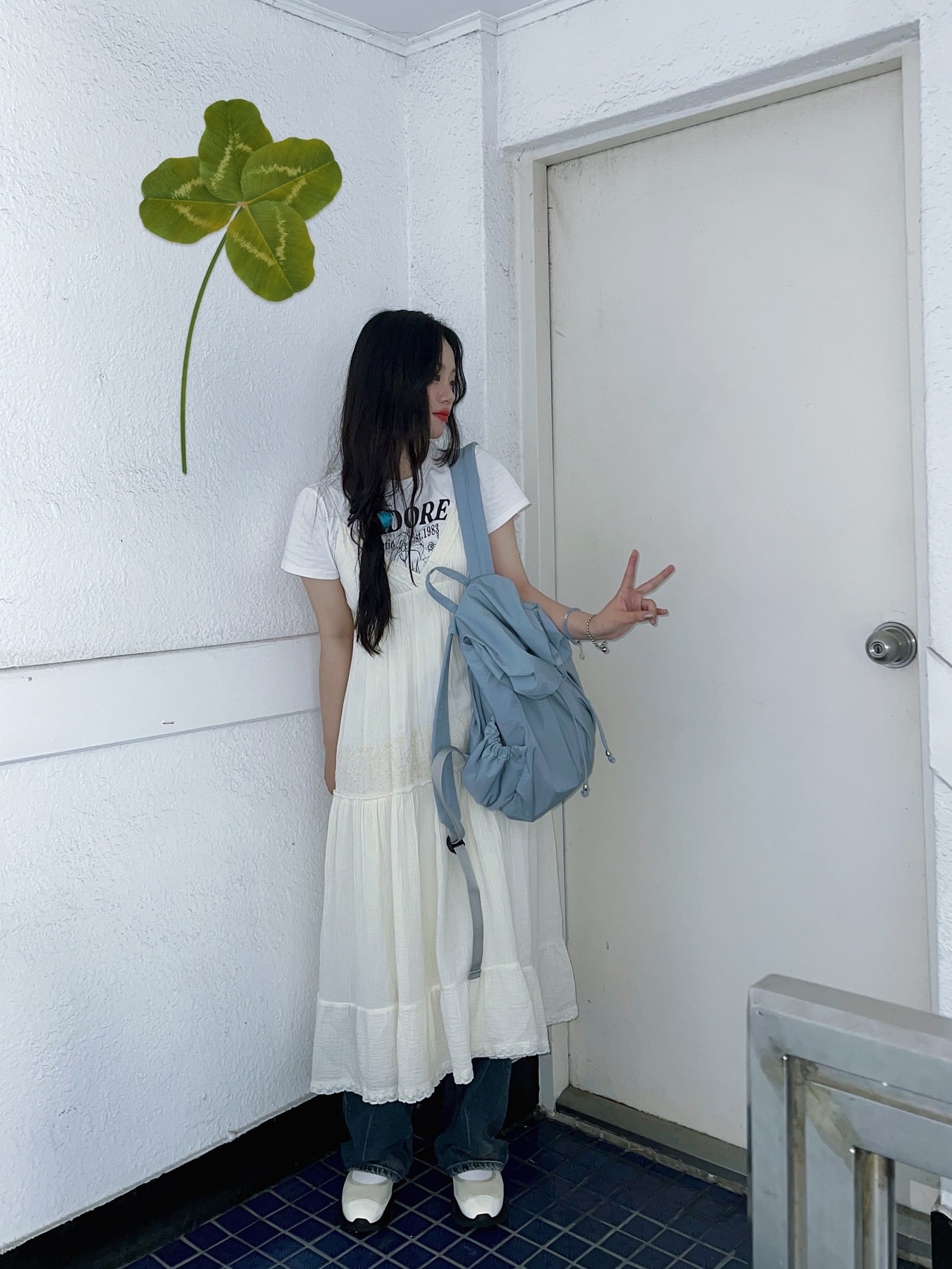 ACOC Blooming Backpack Ice Blue 착용 스타일 - 4