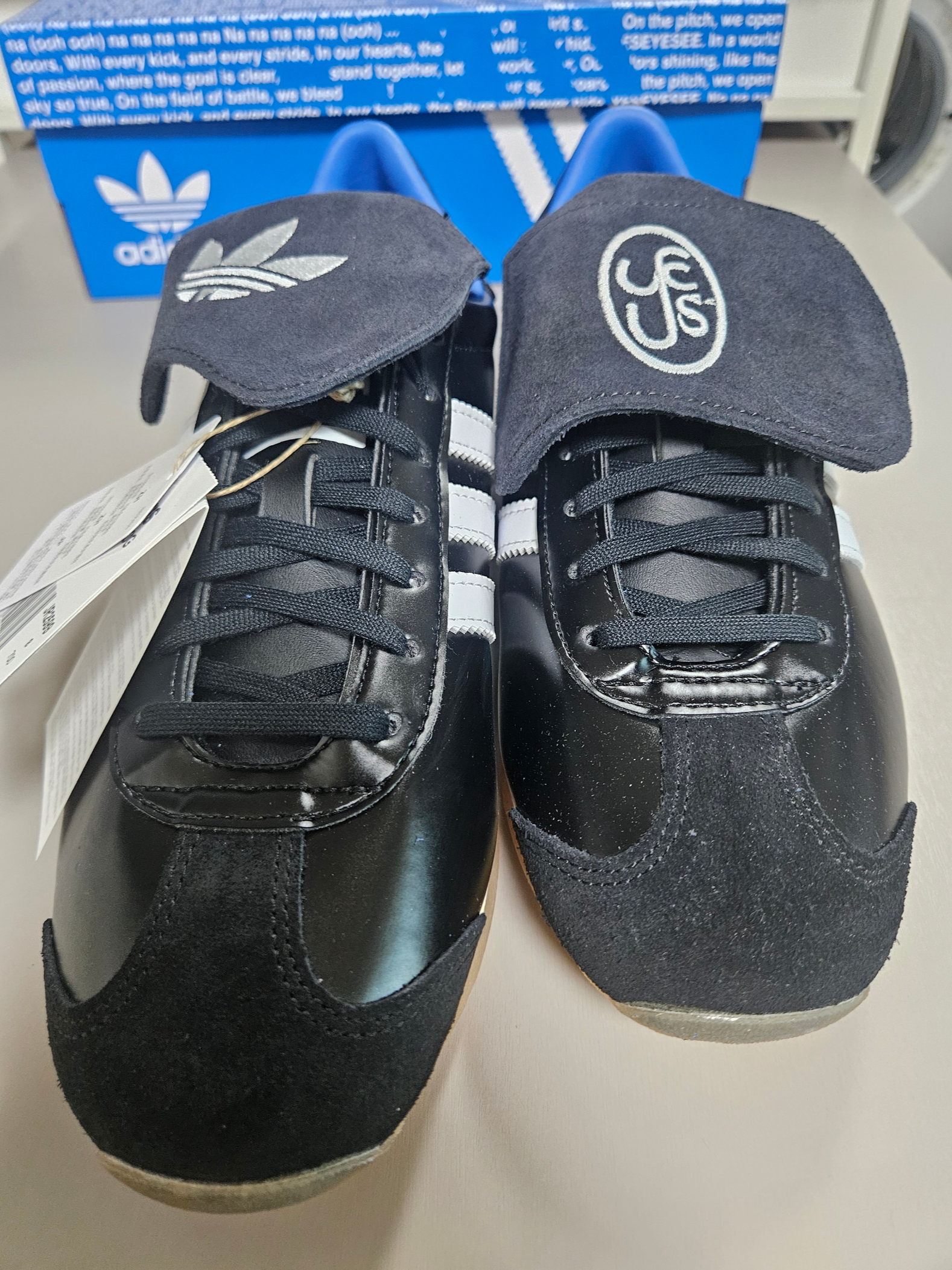 Adidas x Yeseyesee Country OG Core Black Cloud White 착용 스타일 - 5