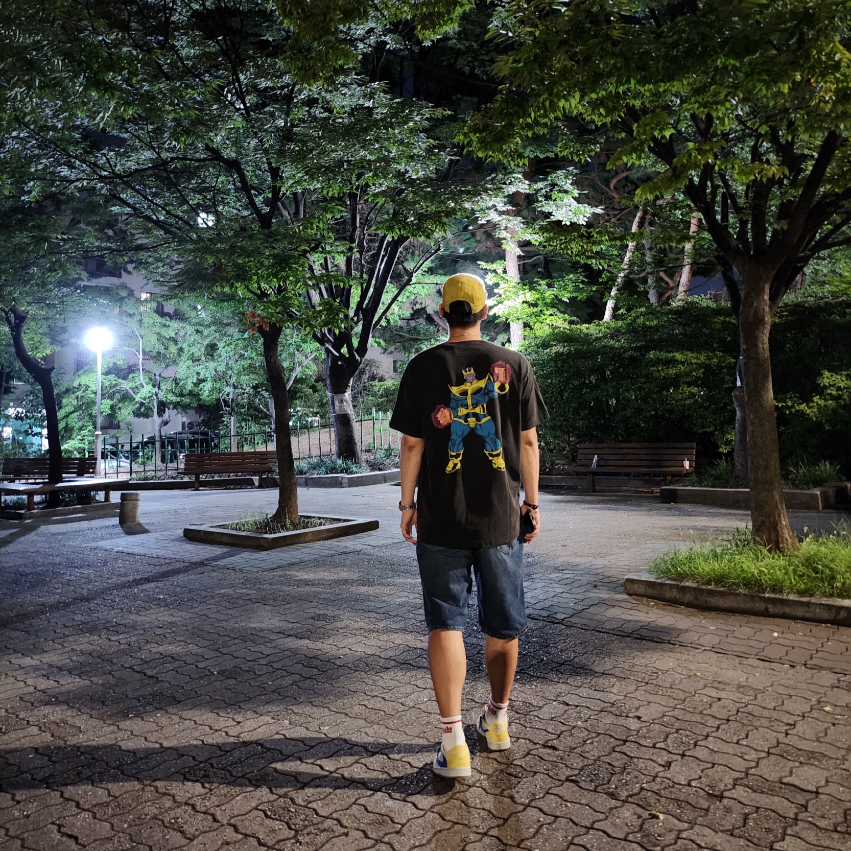 Supreme Ripstop Keychain Orange - 24SS, Supreme Coated Denim Camp Cap Yellow - 24SS 착용 스타일 - 2