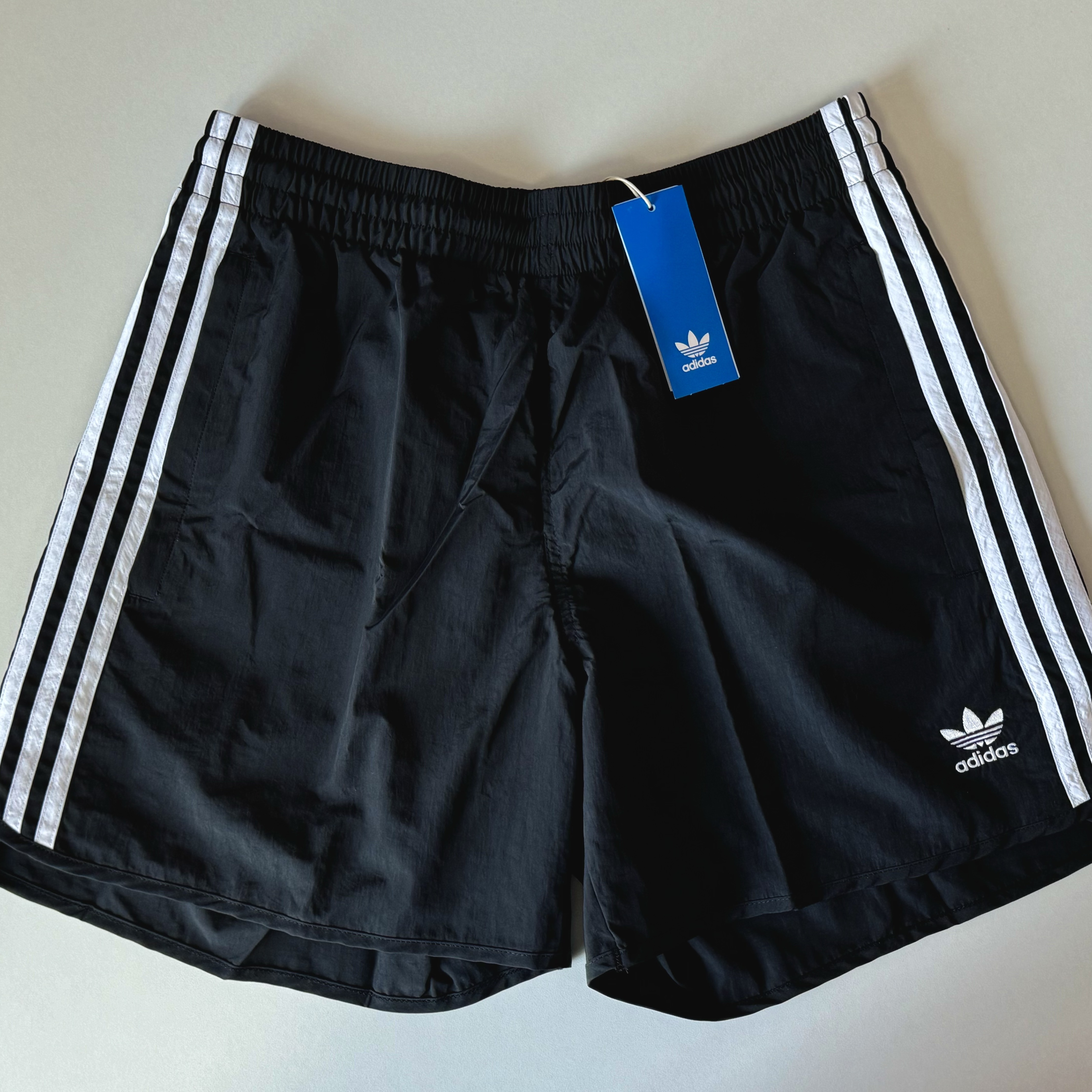 Adidas Adicolor Classic Sprinter Shorts Black - US Sizing, Balenciaga x Adidas Stan Smith Black 착용 스타일 - 4