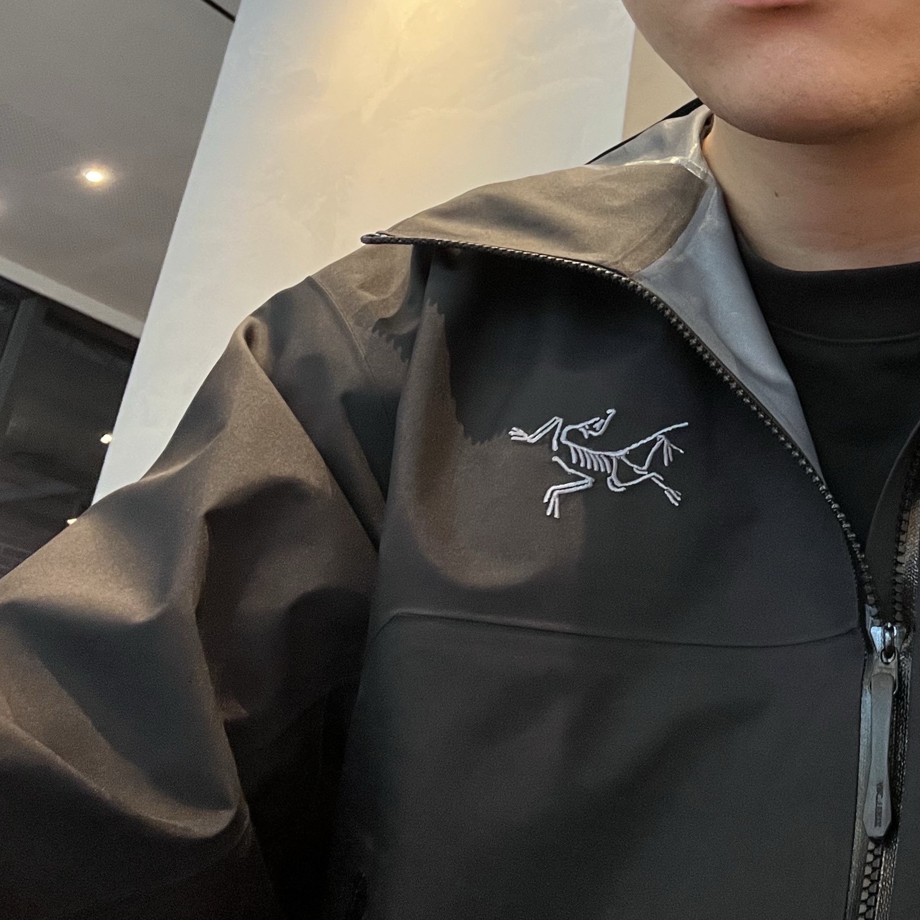 Arc'teryx Beta Jacket Black 착용 스타일