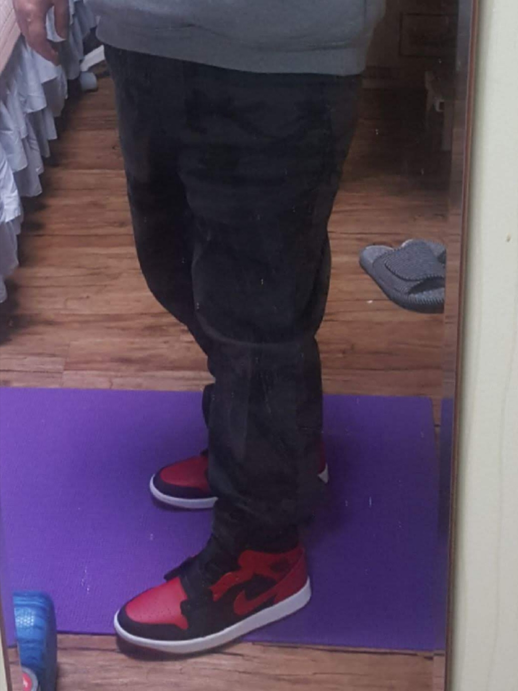 Jordan 1 Mid Bred Banned 2020, Jordan Brooklyn Fleece Pullover Hoodie Carbon Heather White - US/EU 착용 스타일 - 1